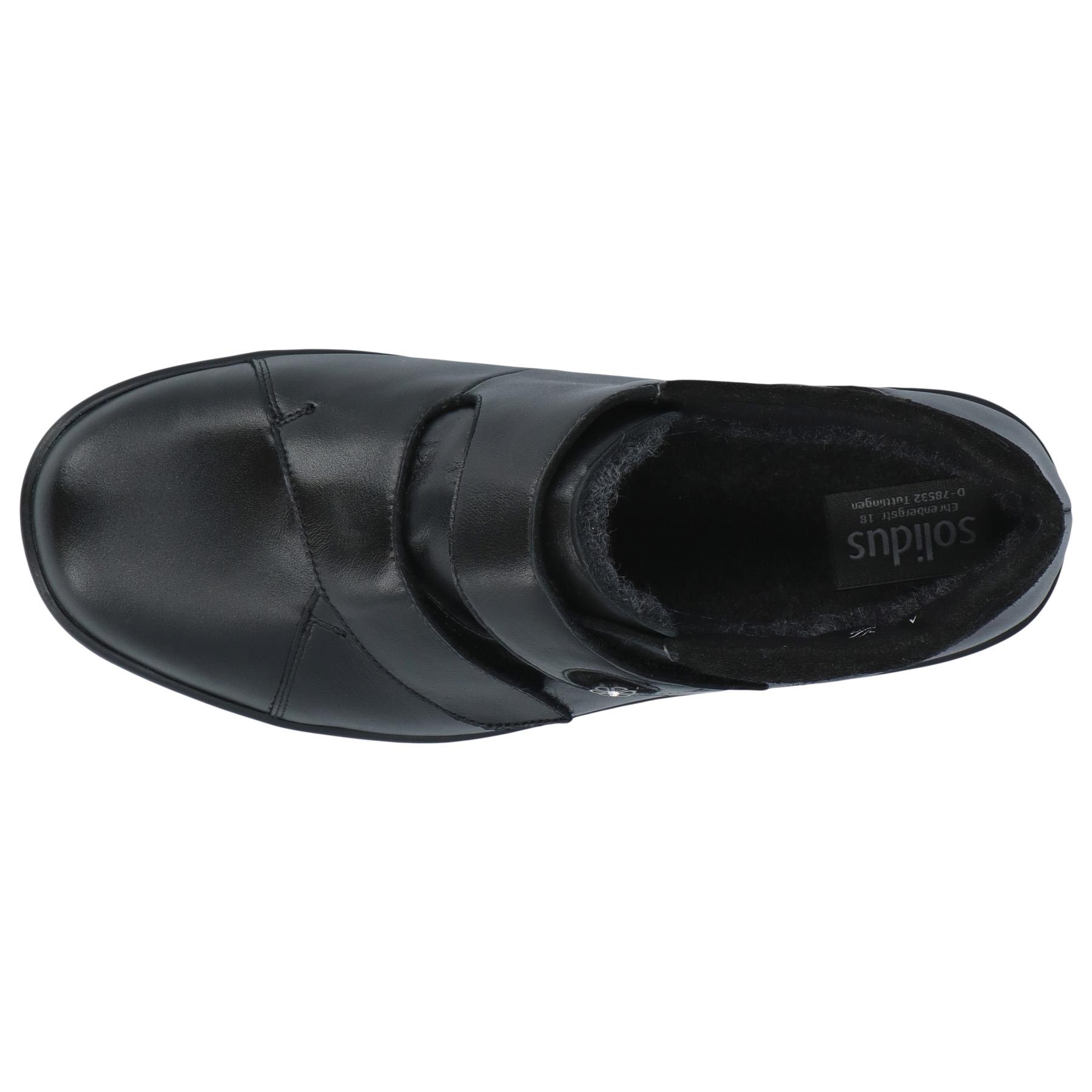 schwarze stiefel draufsicht