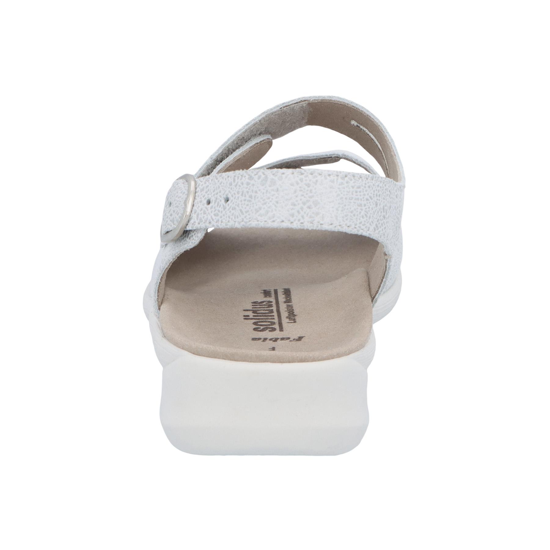 weiße sandale hinteransicht