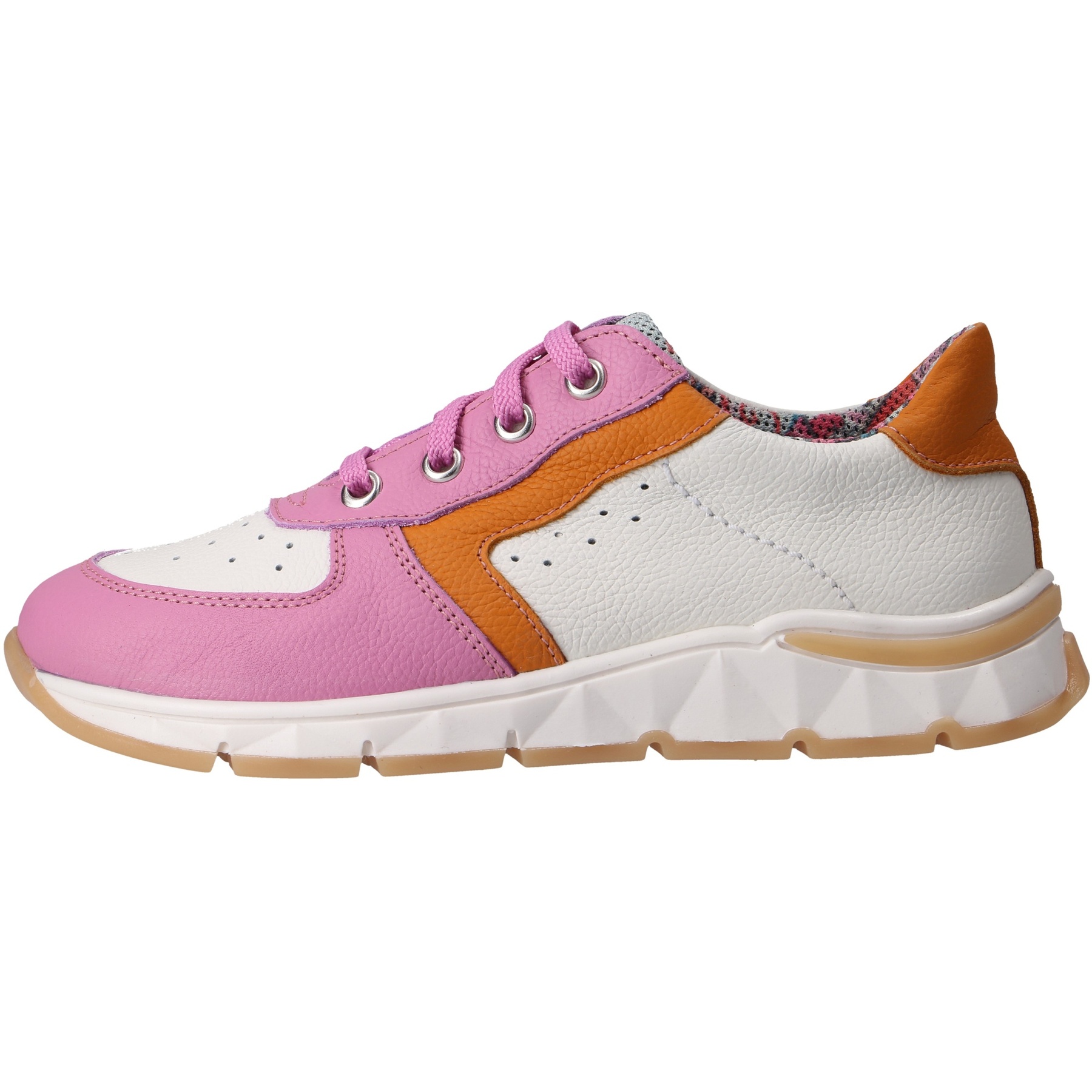 rote sneaker seitenansicht links