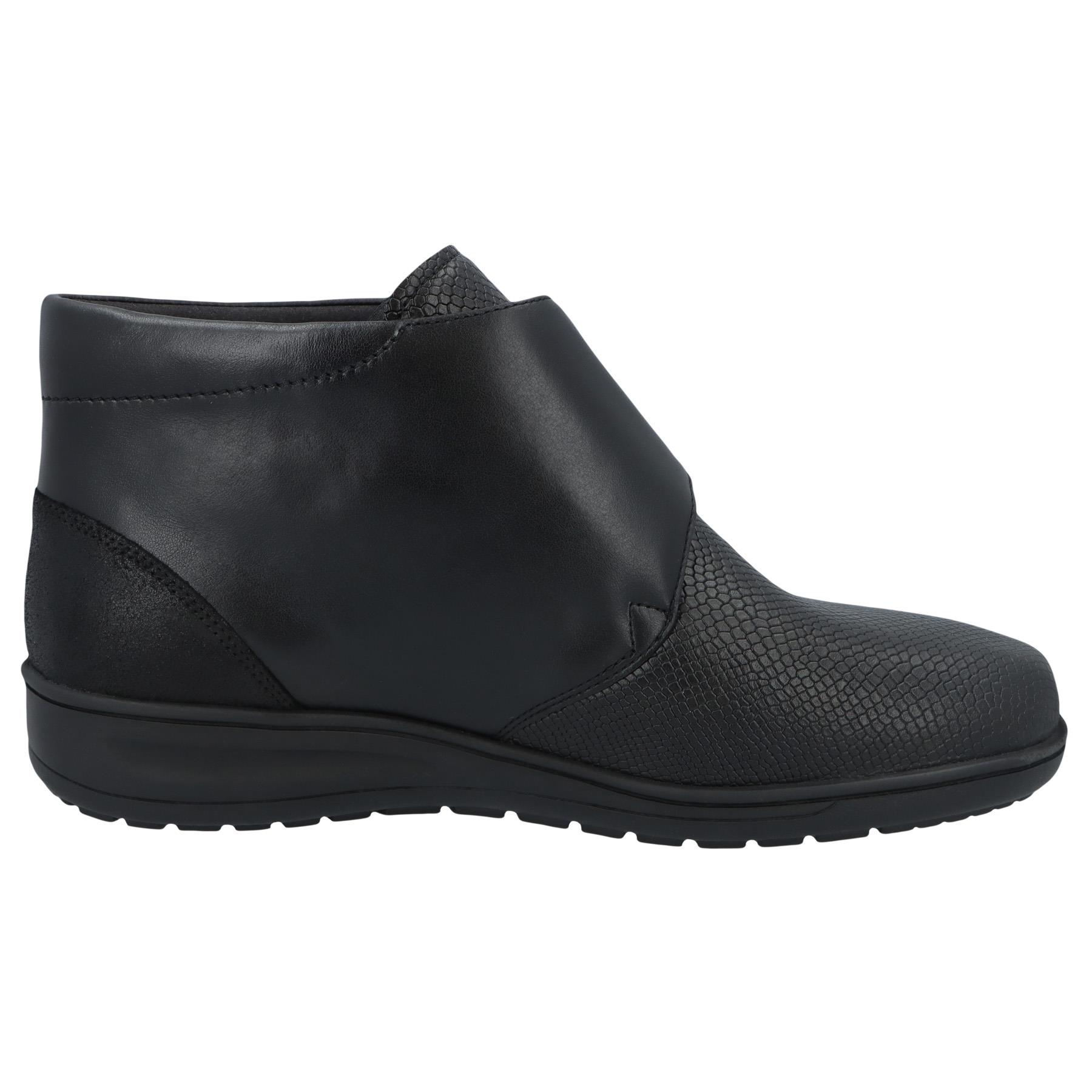 schwarze stiefel seitenansicht rechts