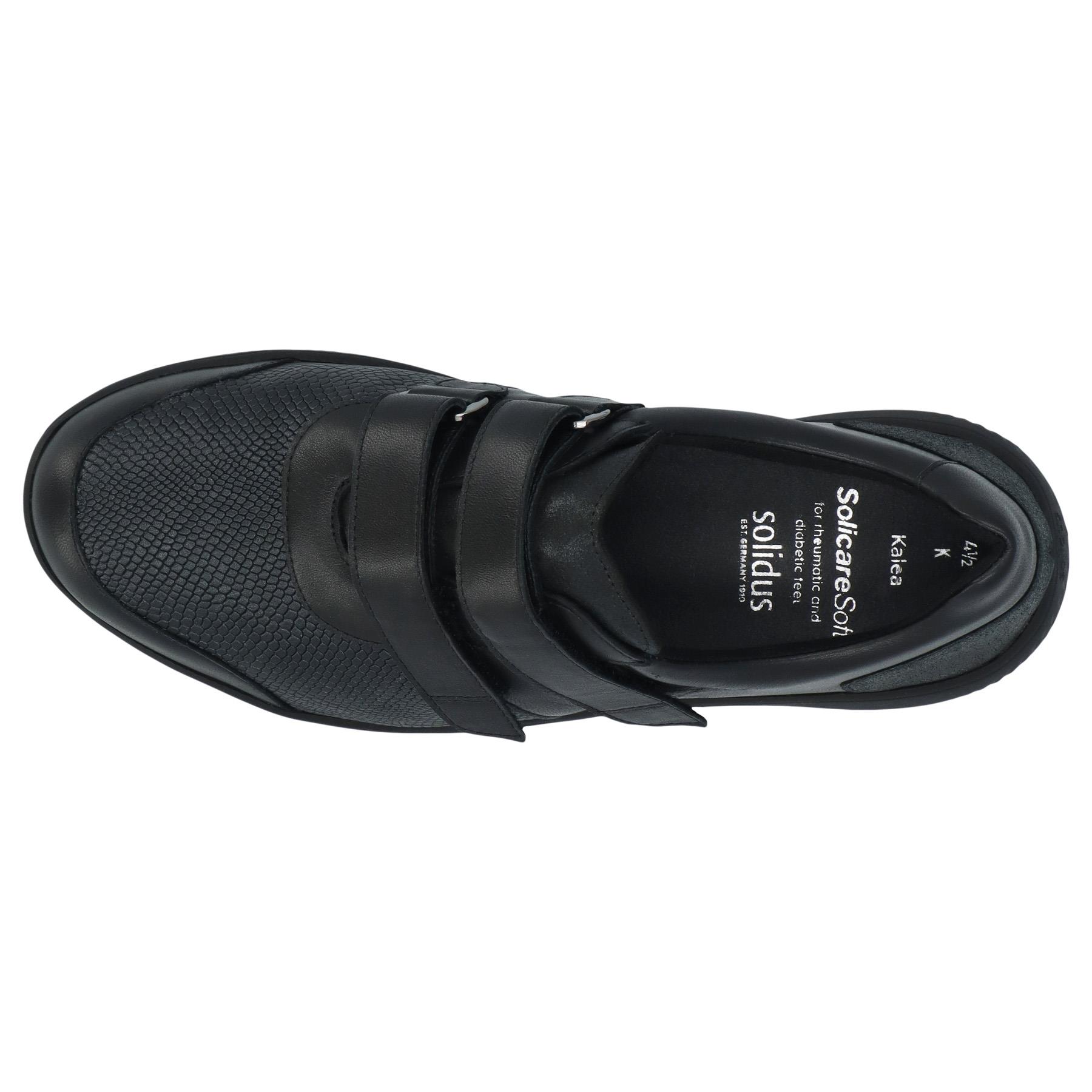 schwarze slipper draufsicht