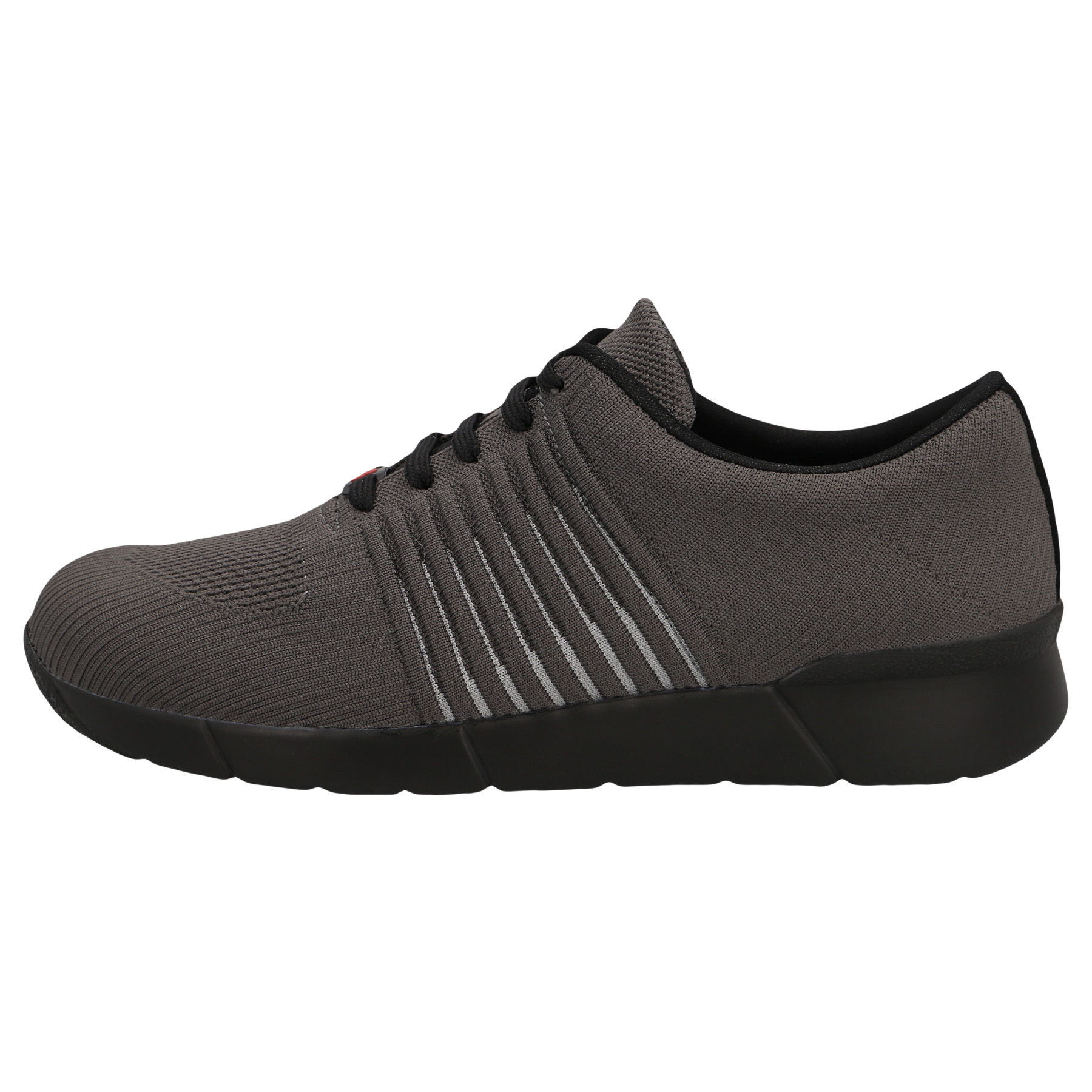 graue sneaker seitenansicht links