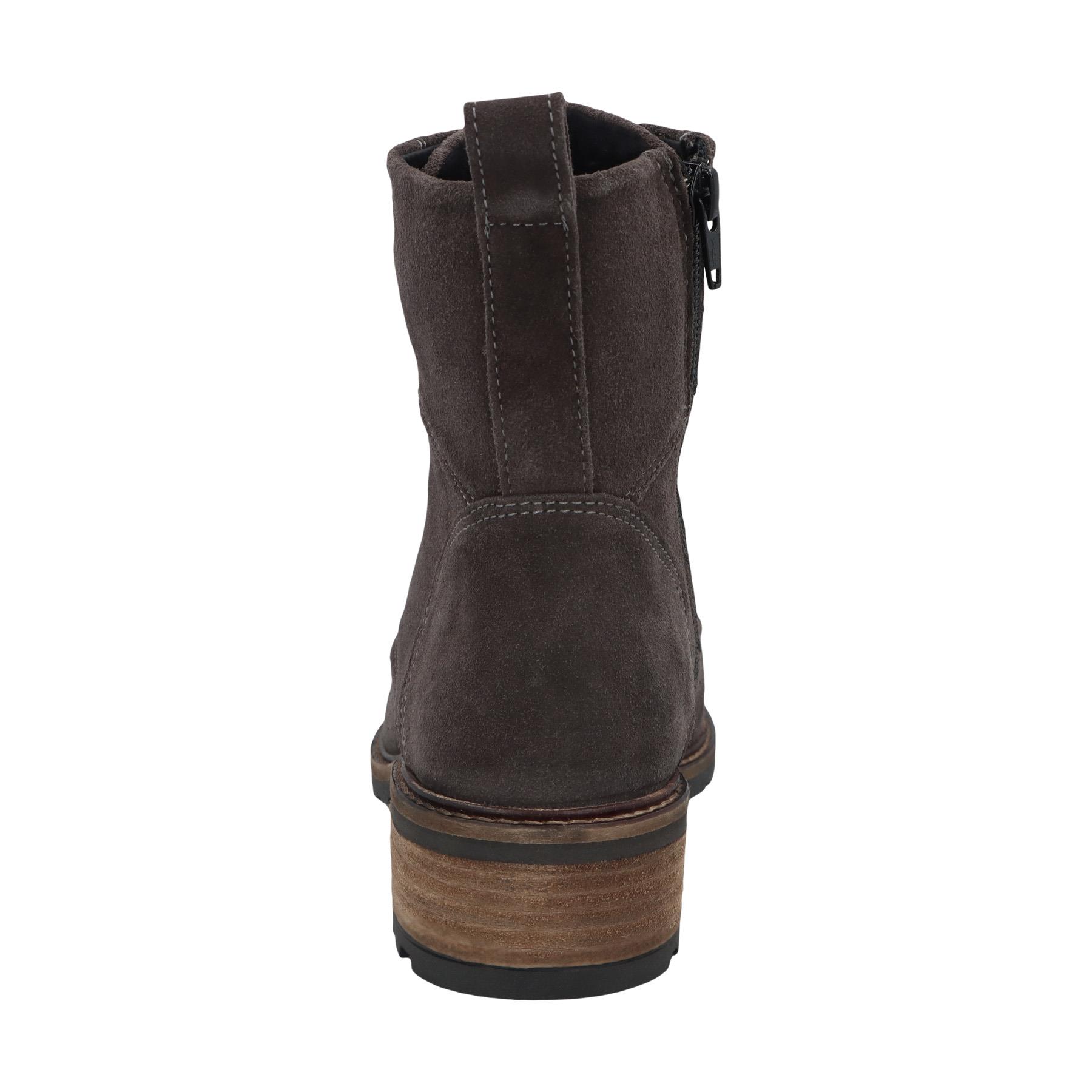 graue stiefel hinteransicht