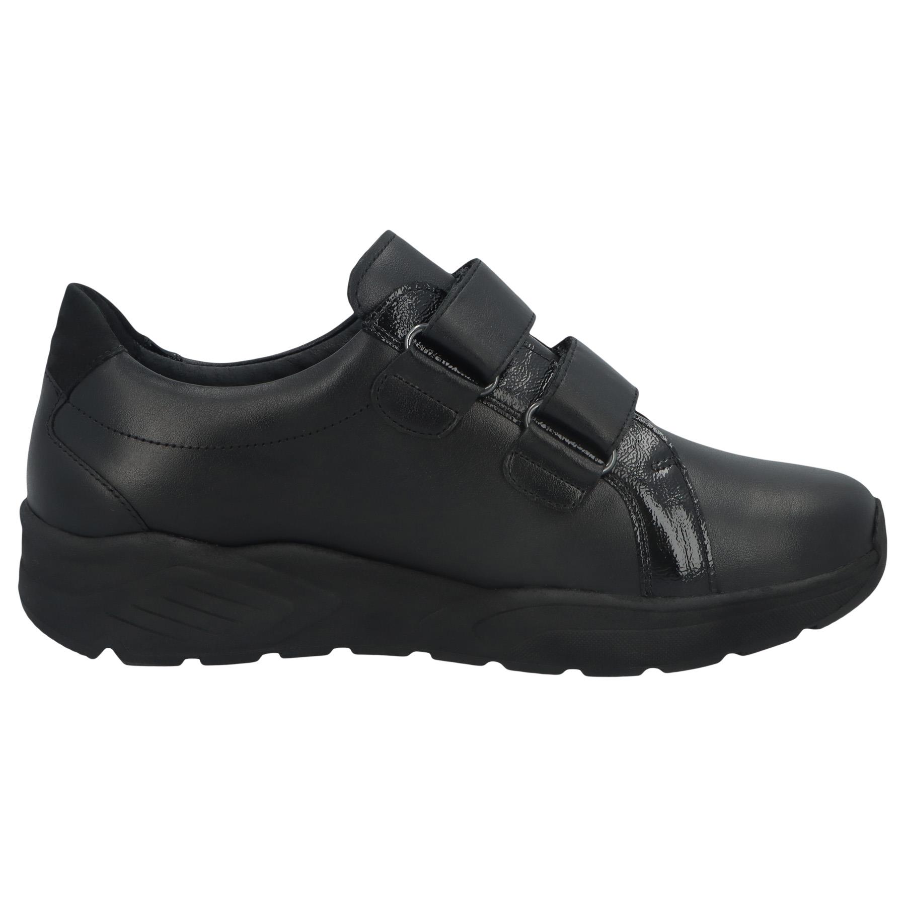 schwarze slipper seitenansicht rechts