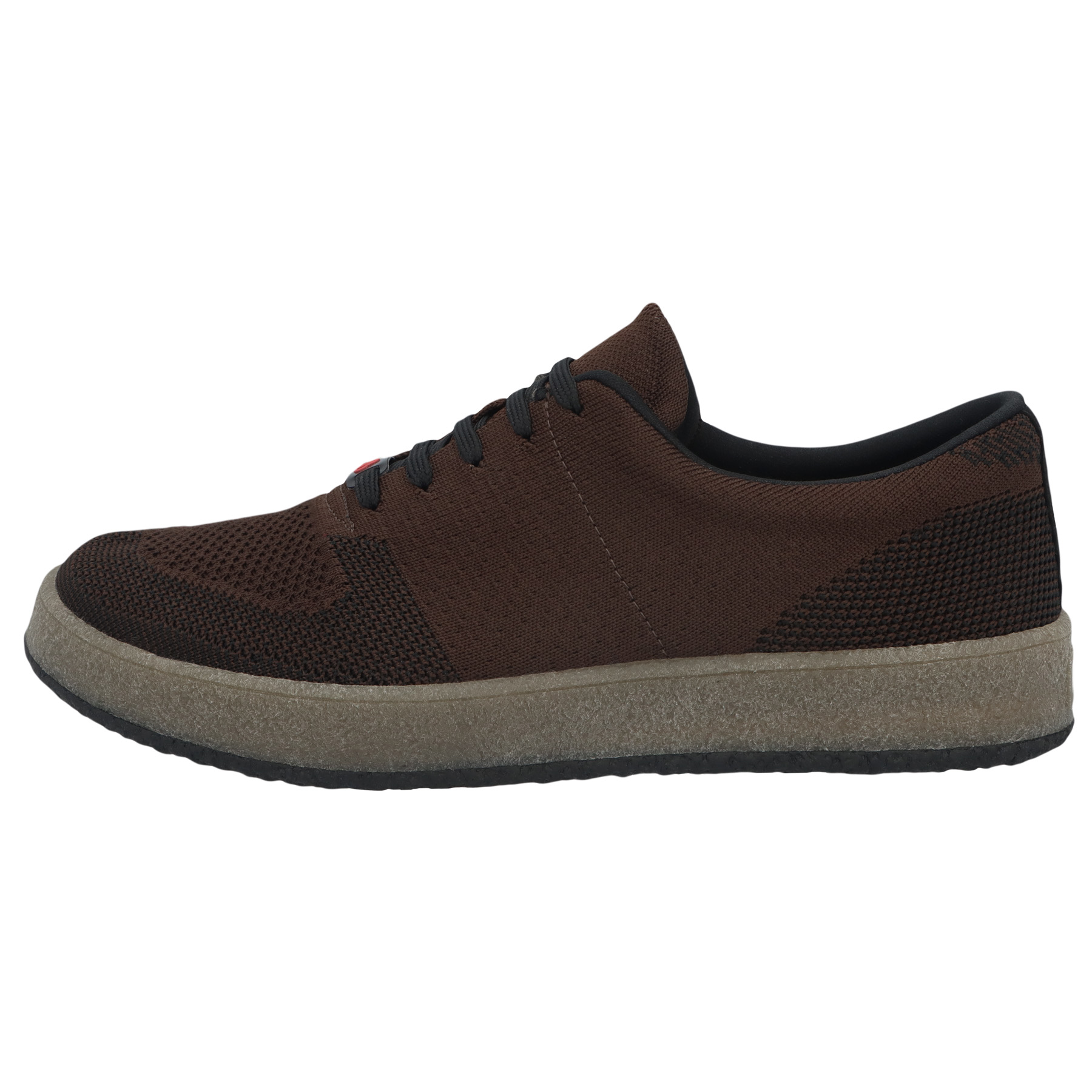 braune sneaker seitenansicht links