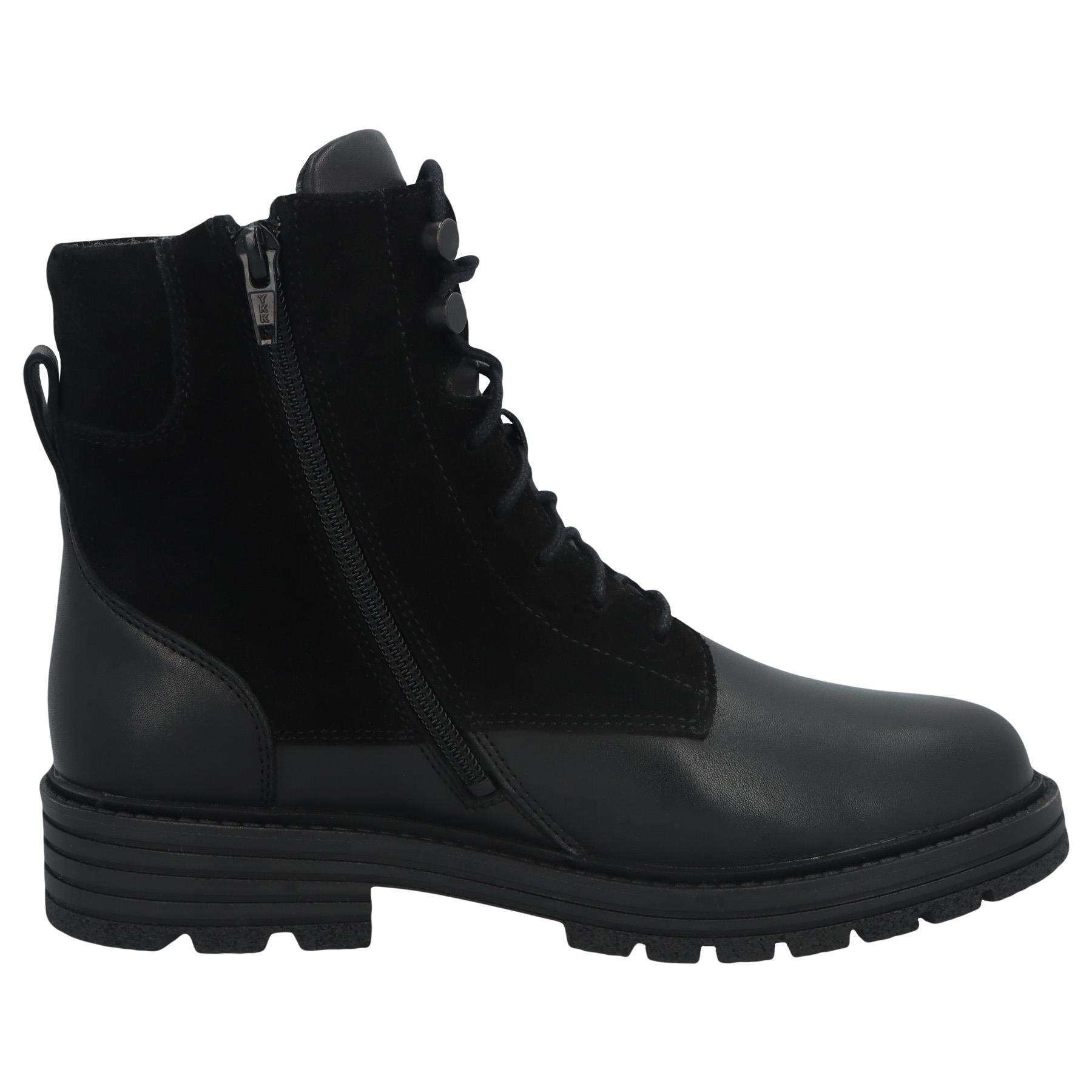 schwarze stiefel seitenansicht rechts