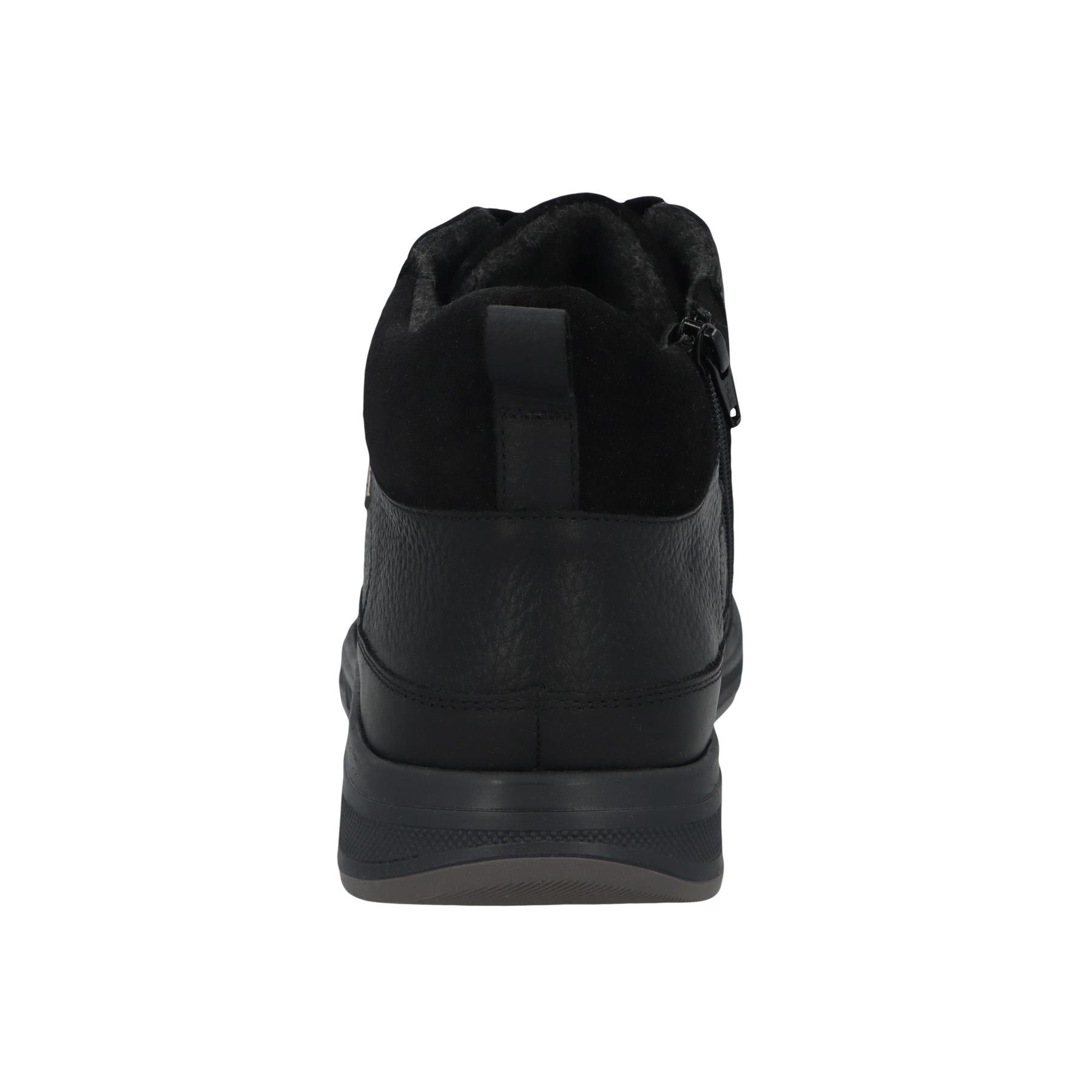 schwarze stiefel hinteransicht