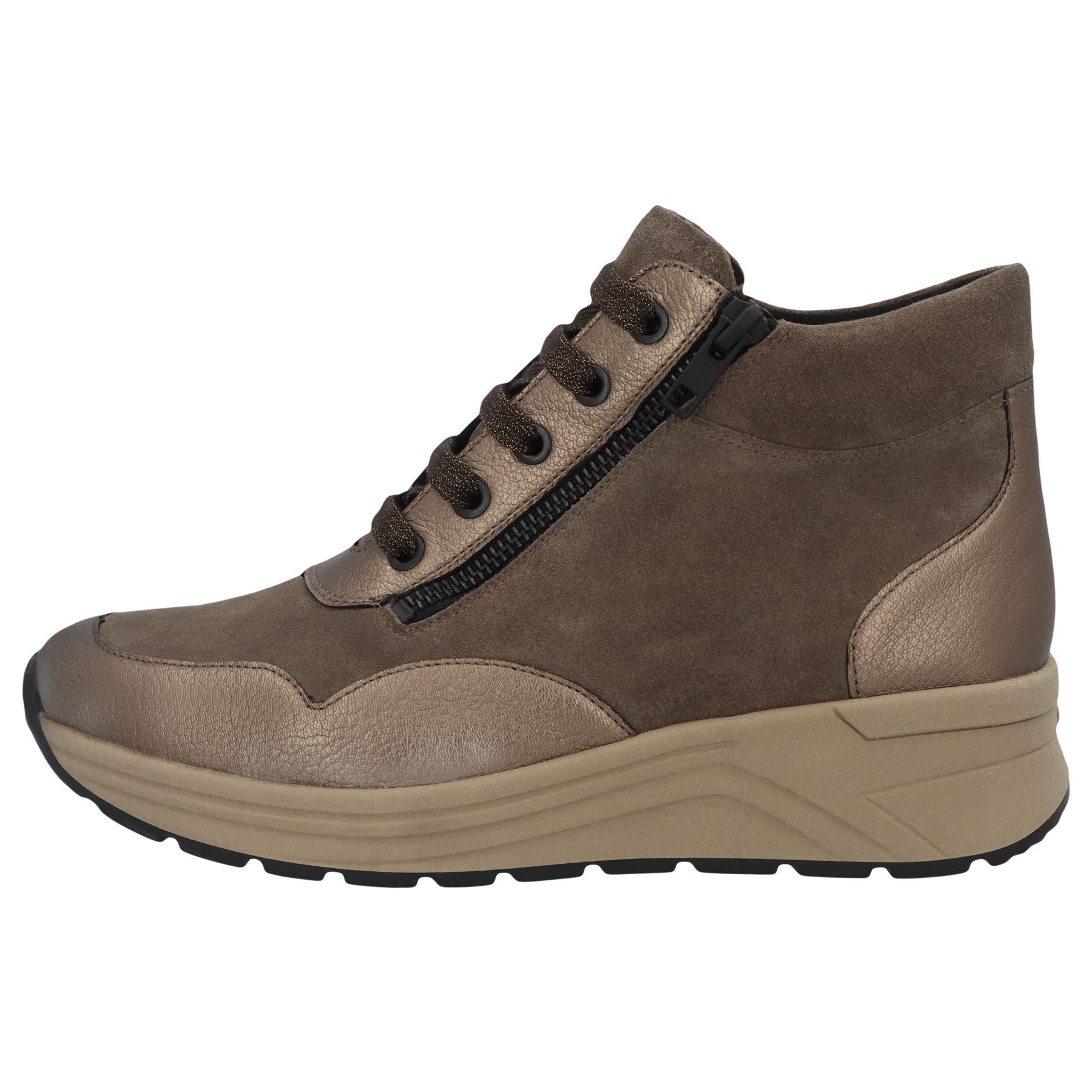 braune stiefel seitenansicht links