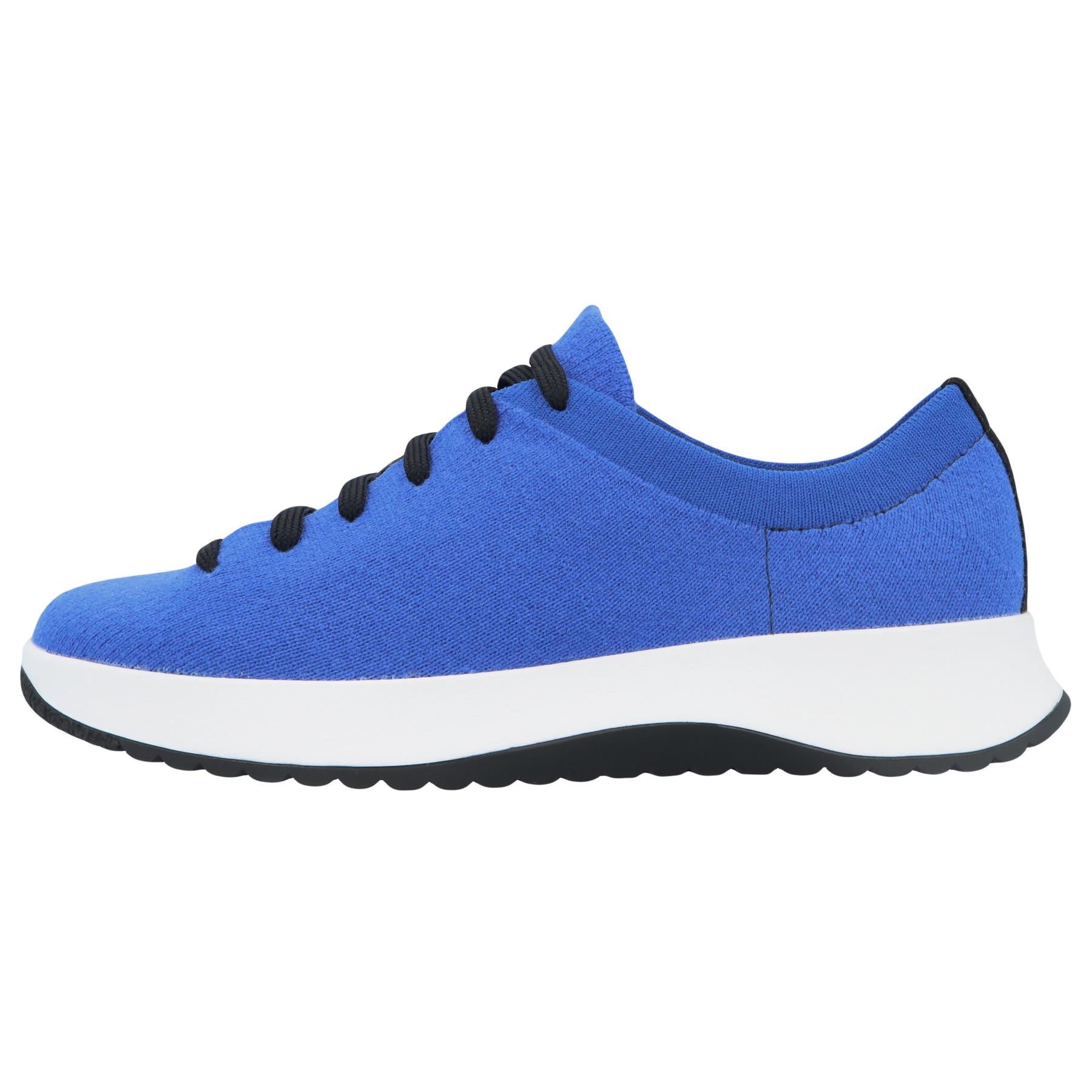 blaue sneaker seitenansicht links
