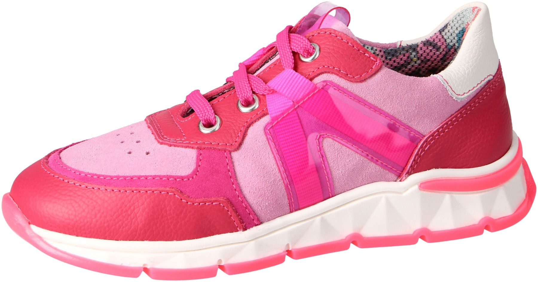 rote sneaker 3-4 ansicht