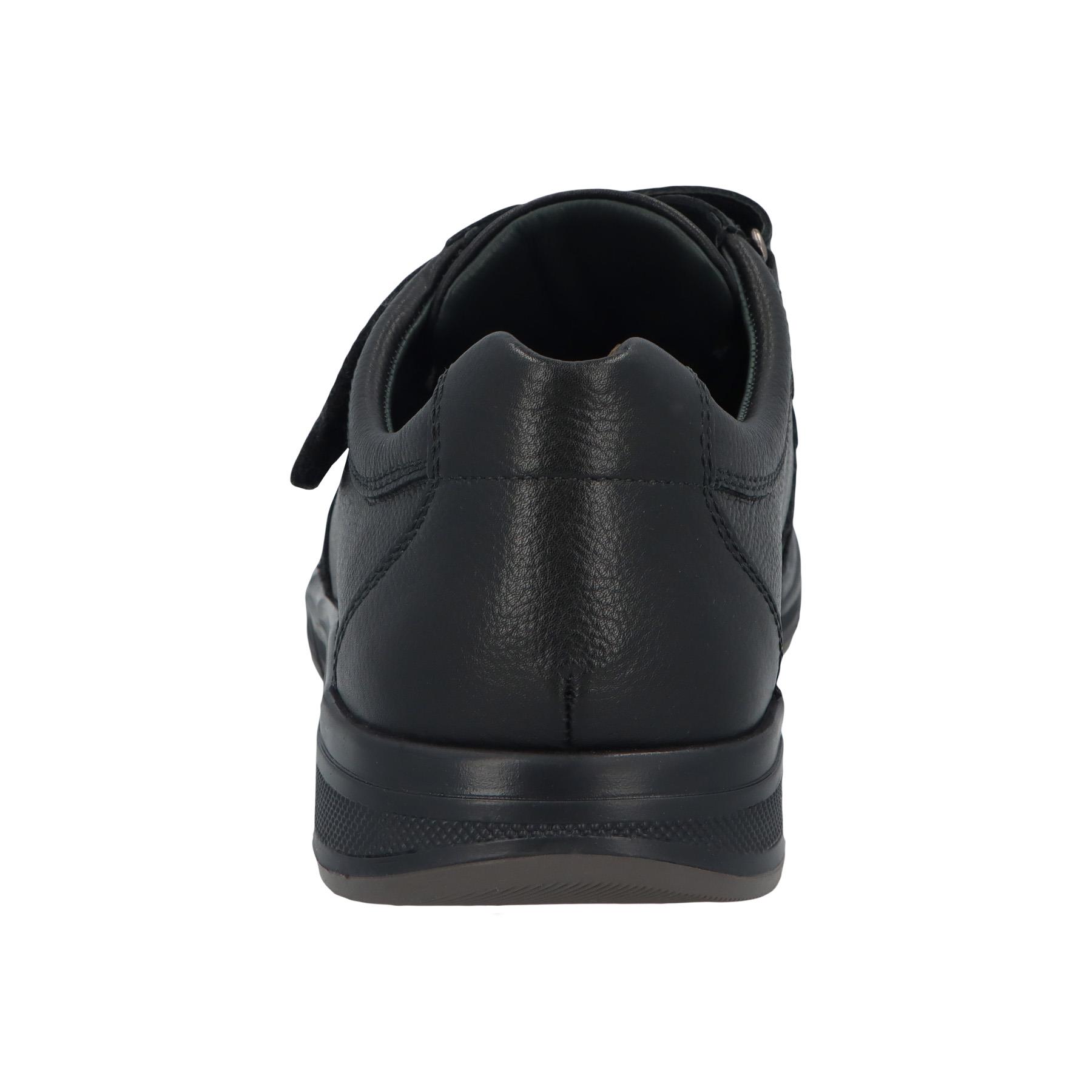 schwarze slipper hinteransicht