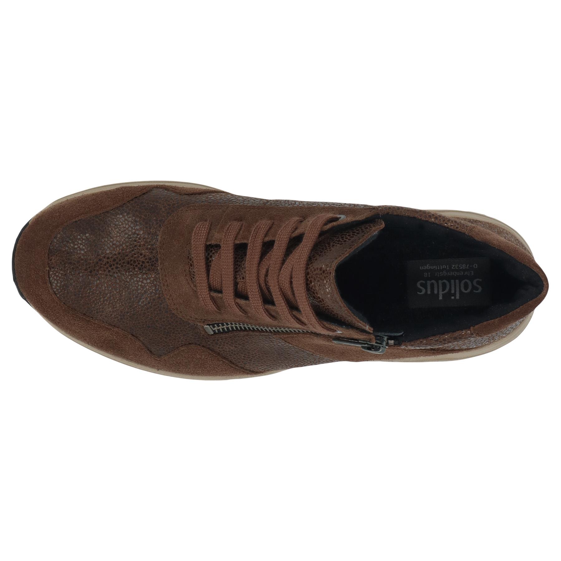 braune stiefel draufsicht