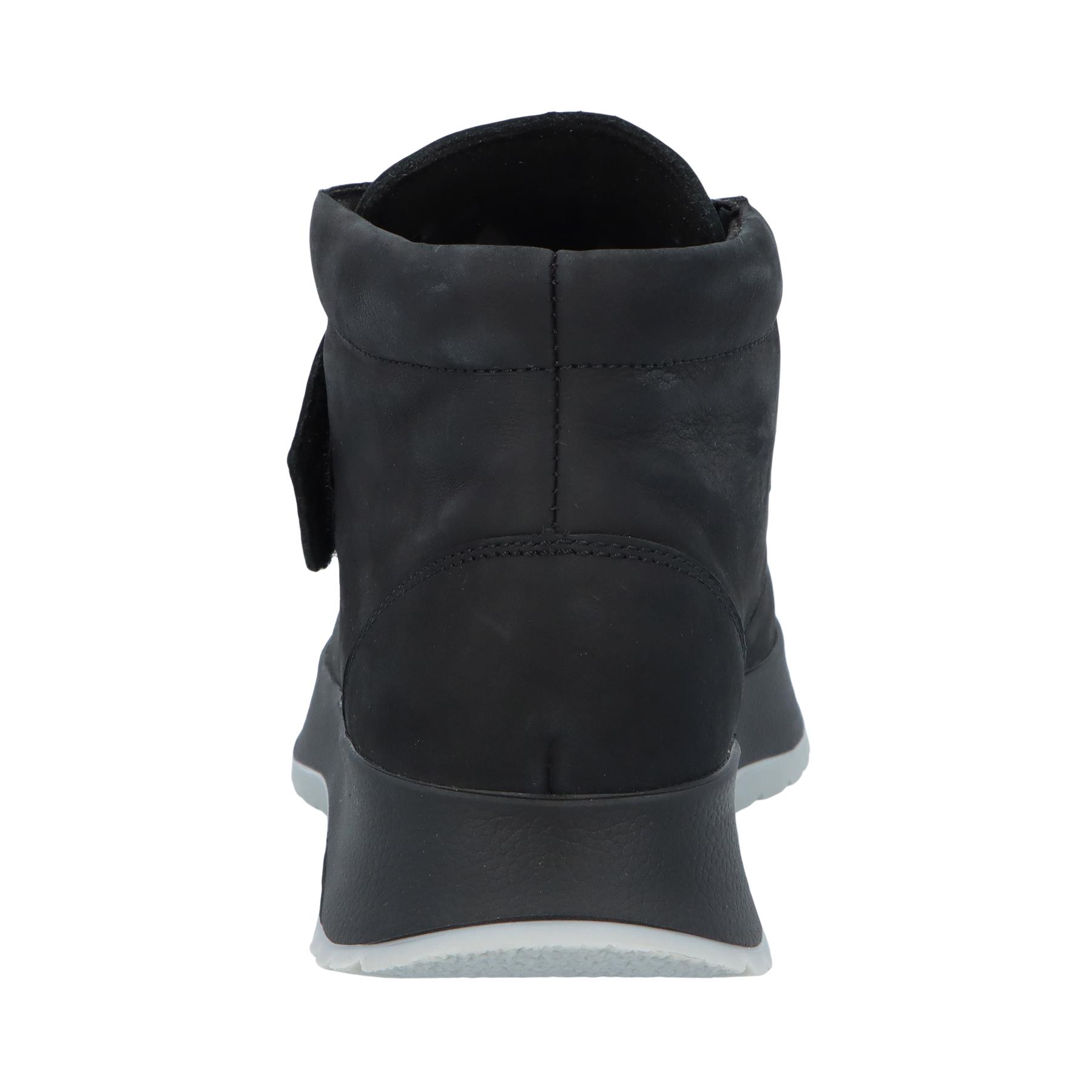 schwarze stiefeletten hinteransicht