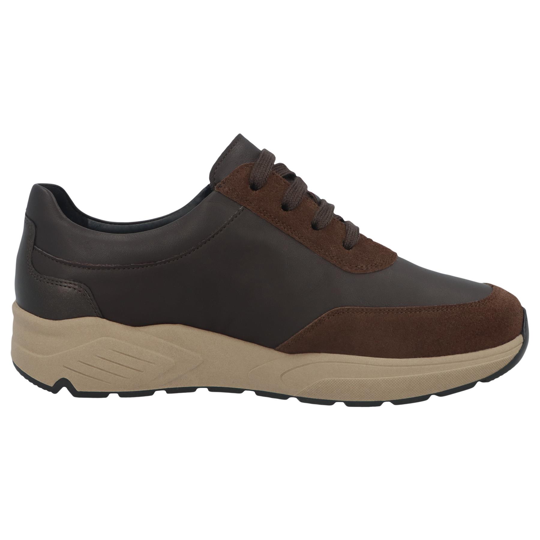 braune halbschuh seitenansicht rechts