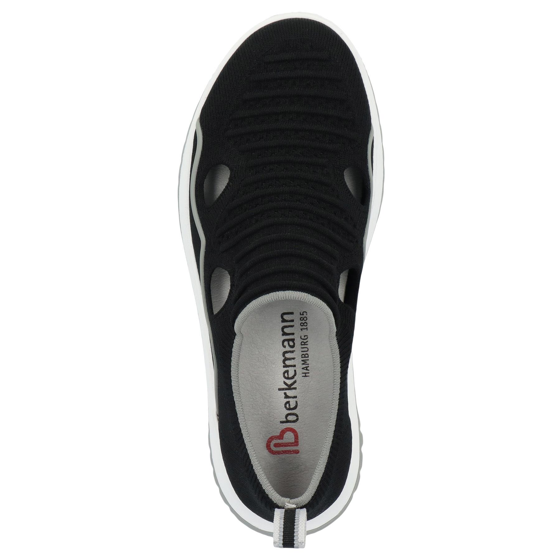 schwarze sneaker draufsicht