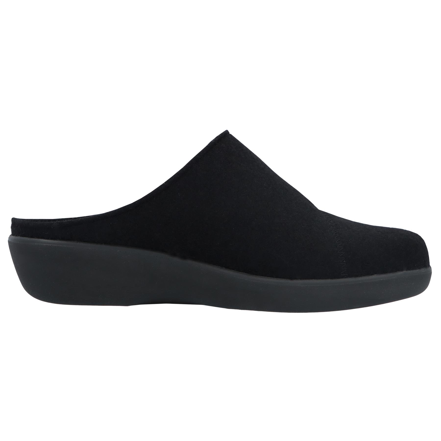 schwarze hausschuhe seitenansicht rechts