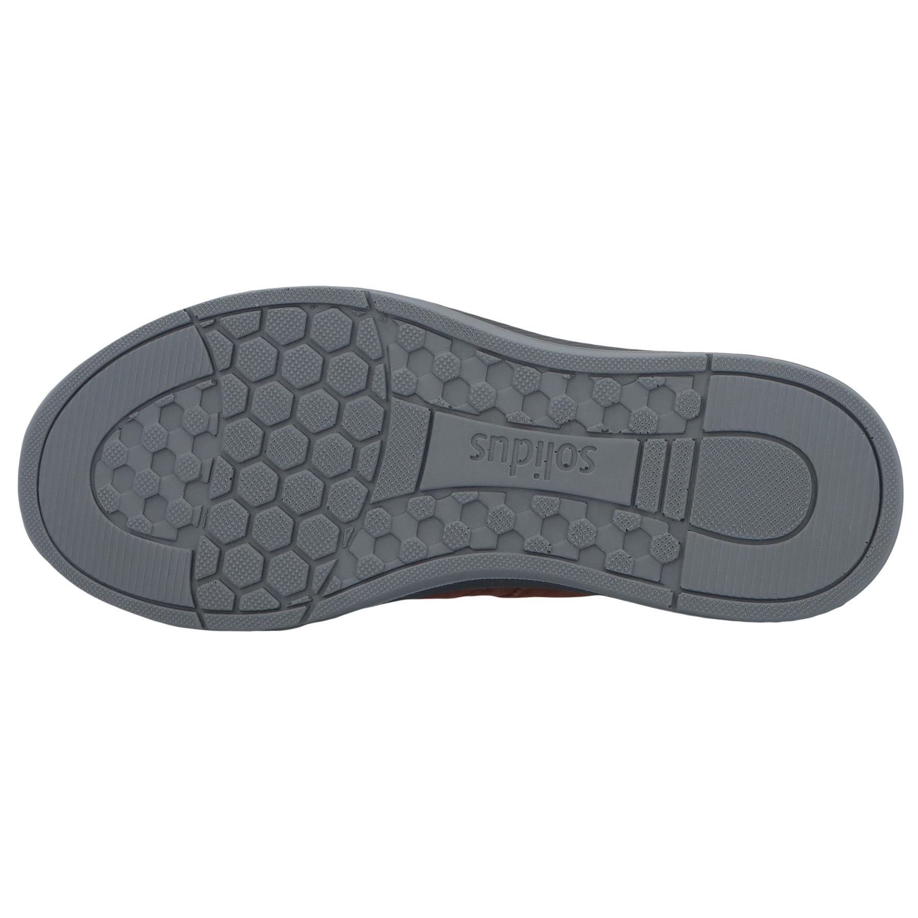 braune stiefel sohlenansicht