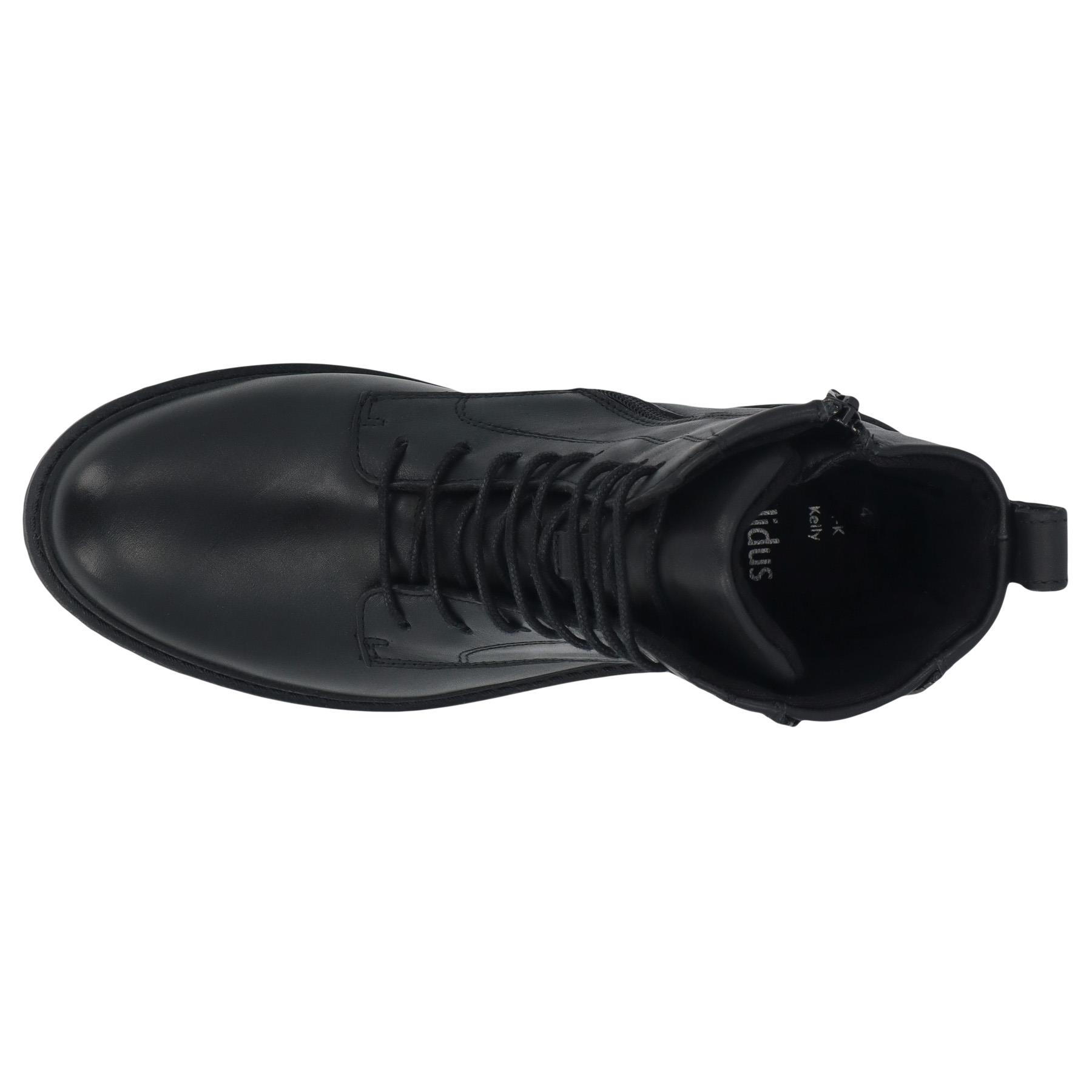 schwarze stiefel draufsicht