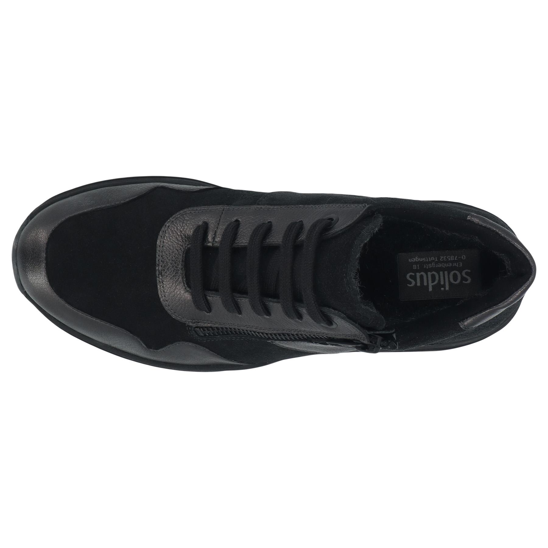 graue stiefel draufsicht