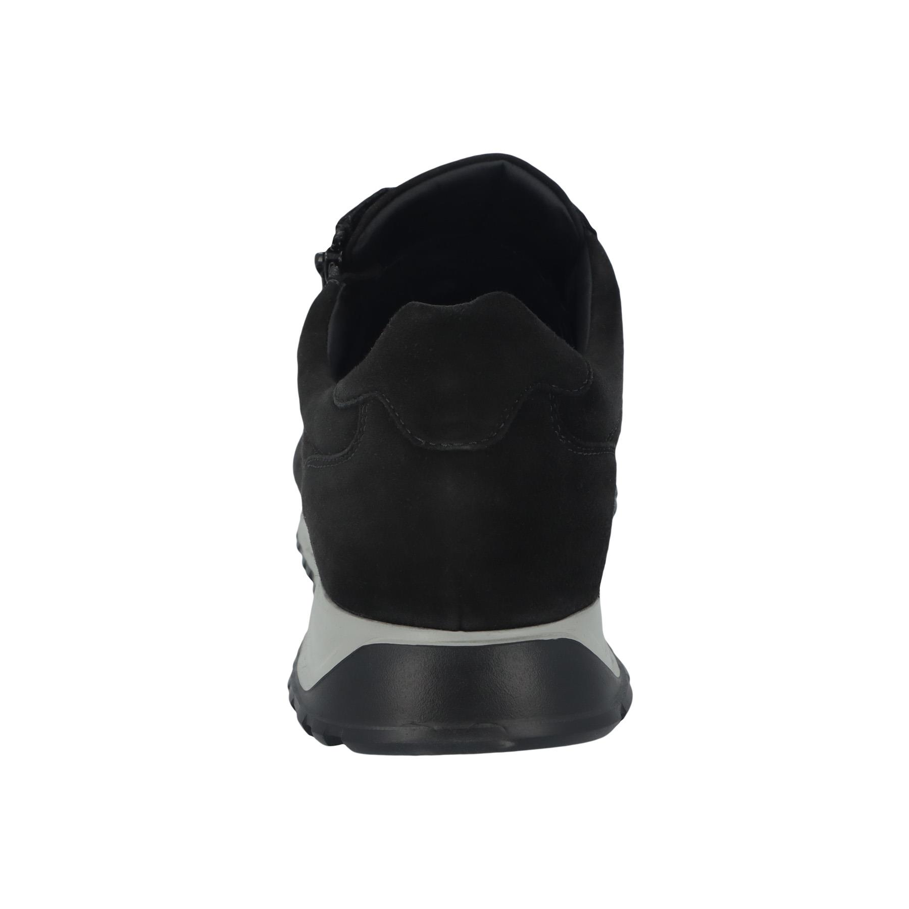 schwarze halbschuh hinteransicht