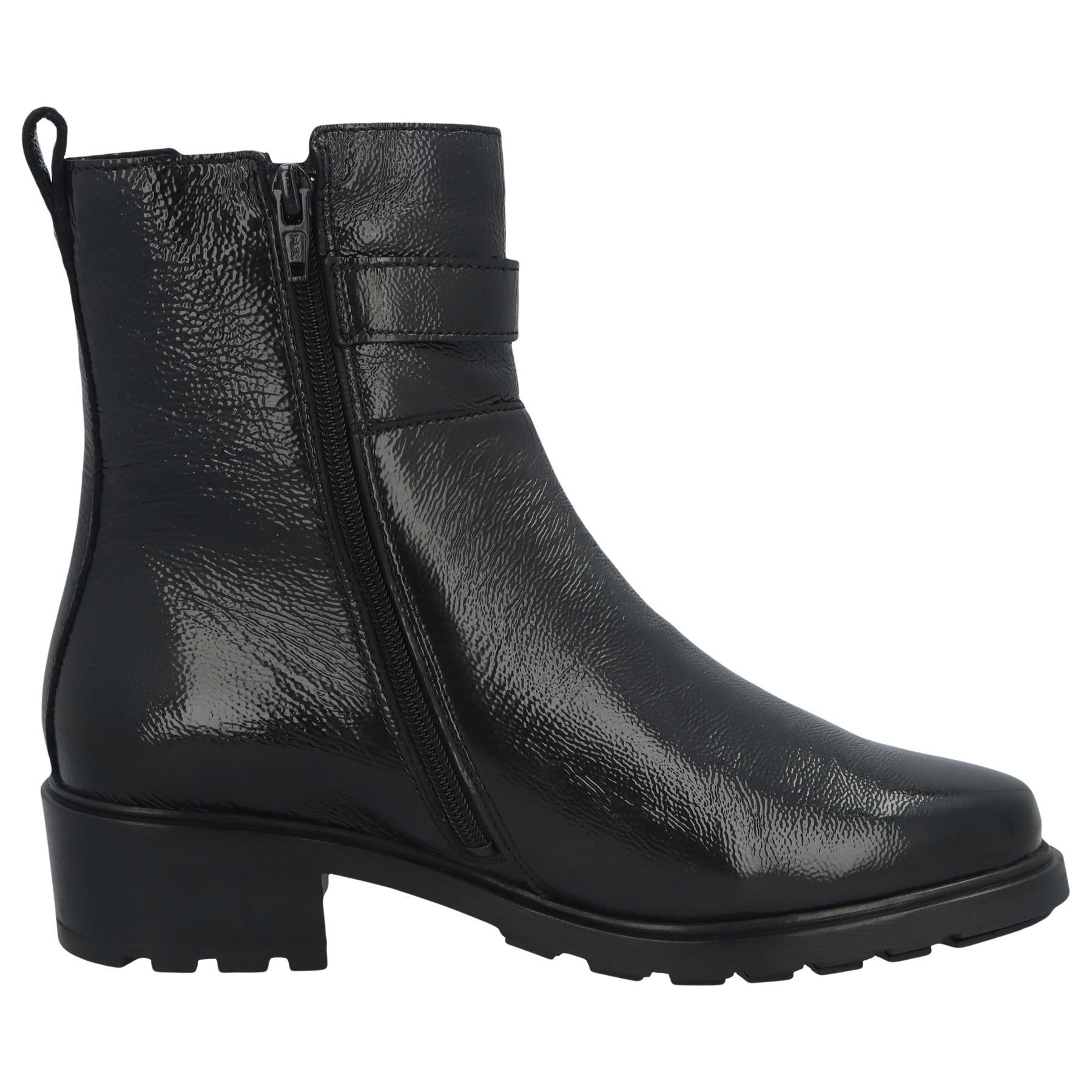 schwarze stiefel seitenansicht rechts