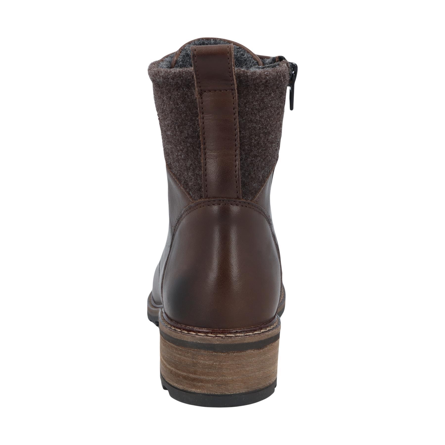 braune stiefel hinteransicht