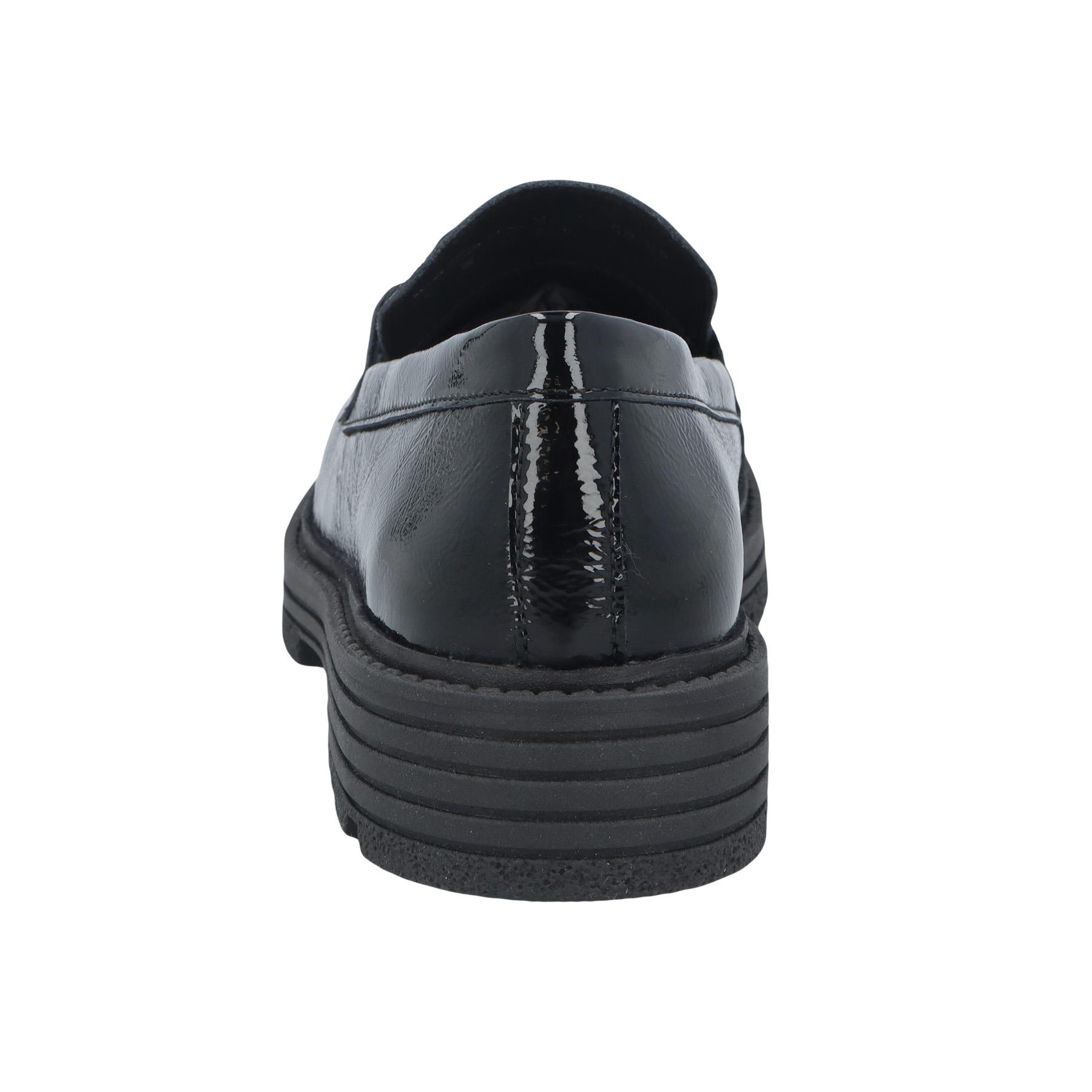 schwarze slipper hinteransicht