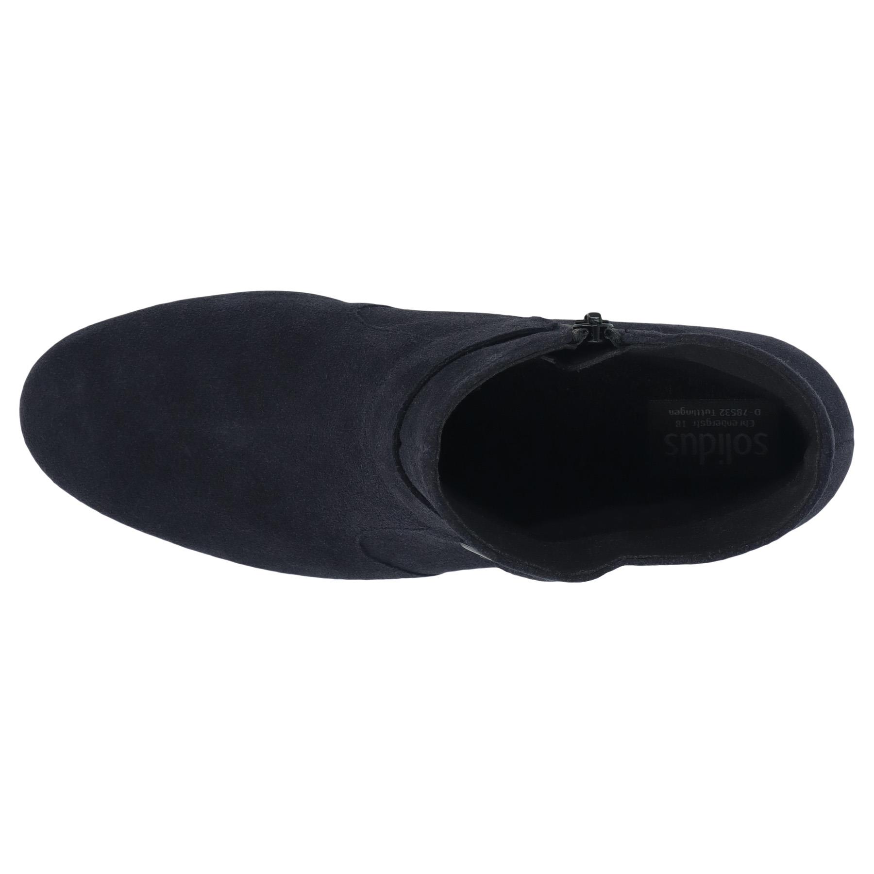 blaue stiefel draufsicht