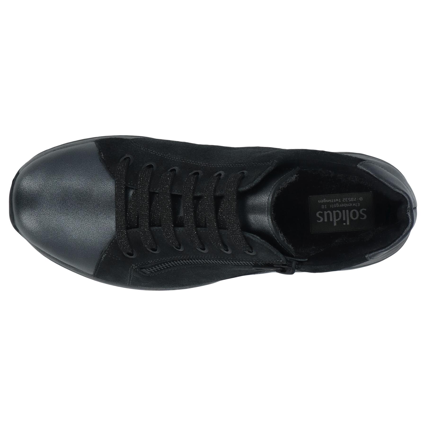 graue stiefel draufsicht