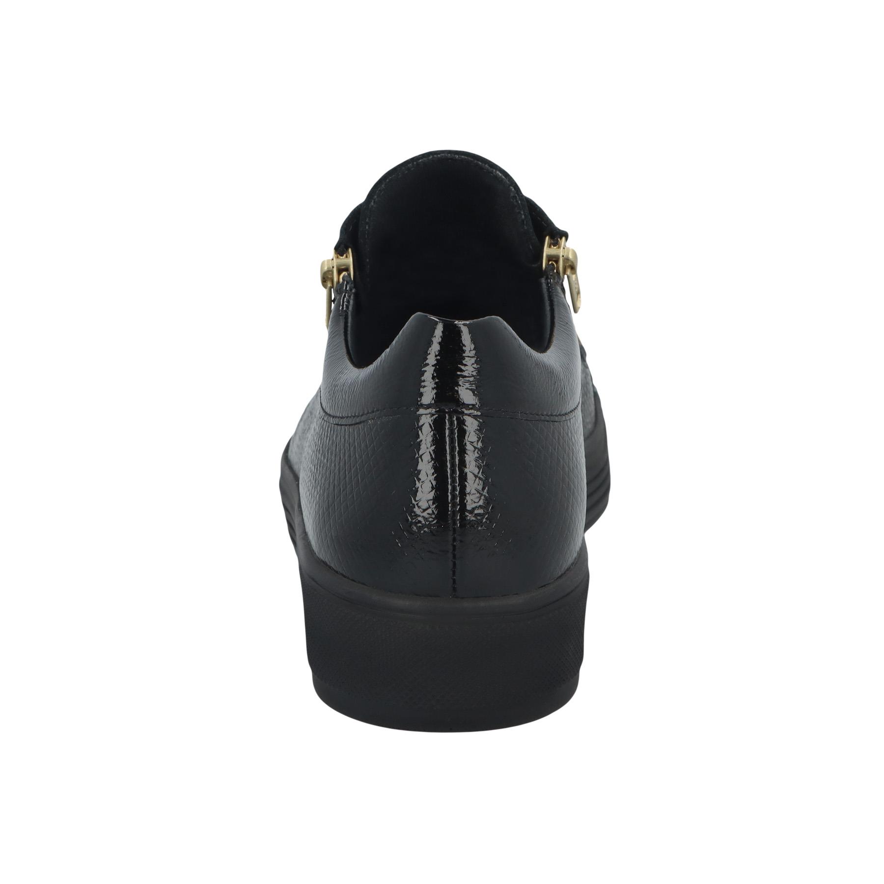 schwarze halbschuh hinteransicht