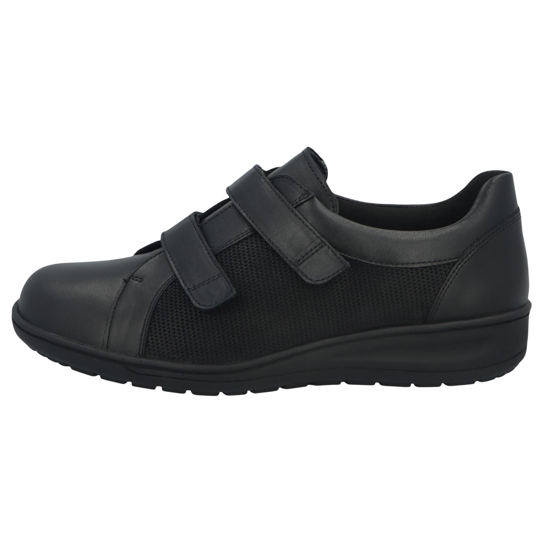 schwarze slipper seitenansicht links