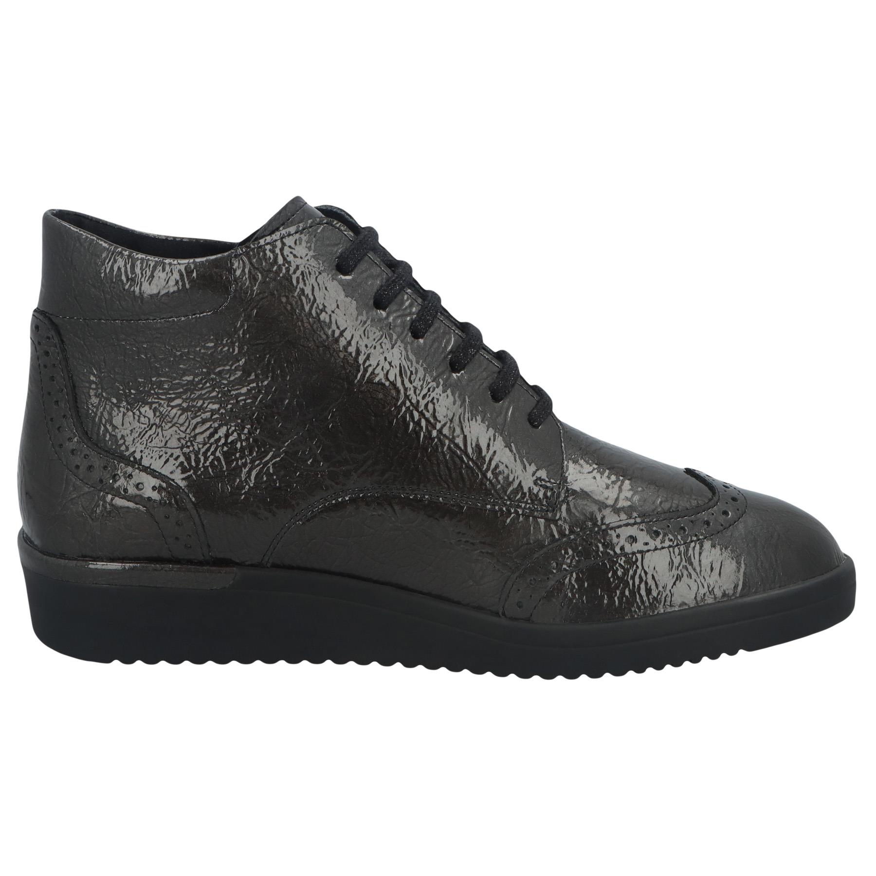 graue stiefel seitenansicht rechts