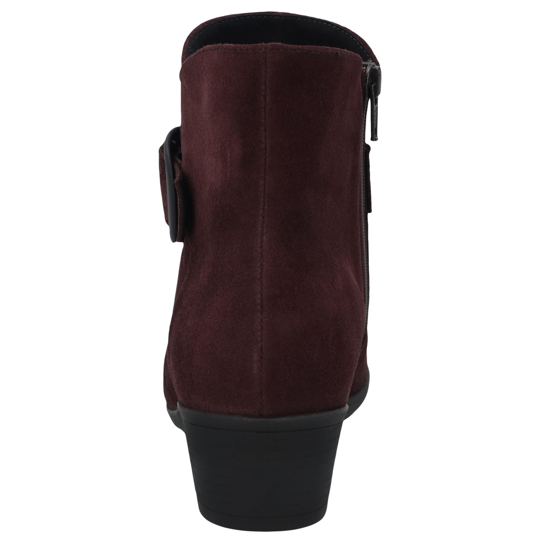 rote stiefel hinteransicht