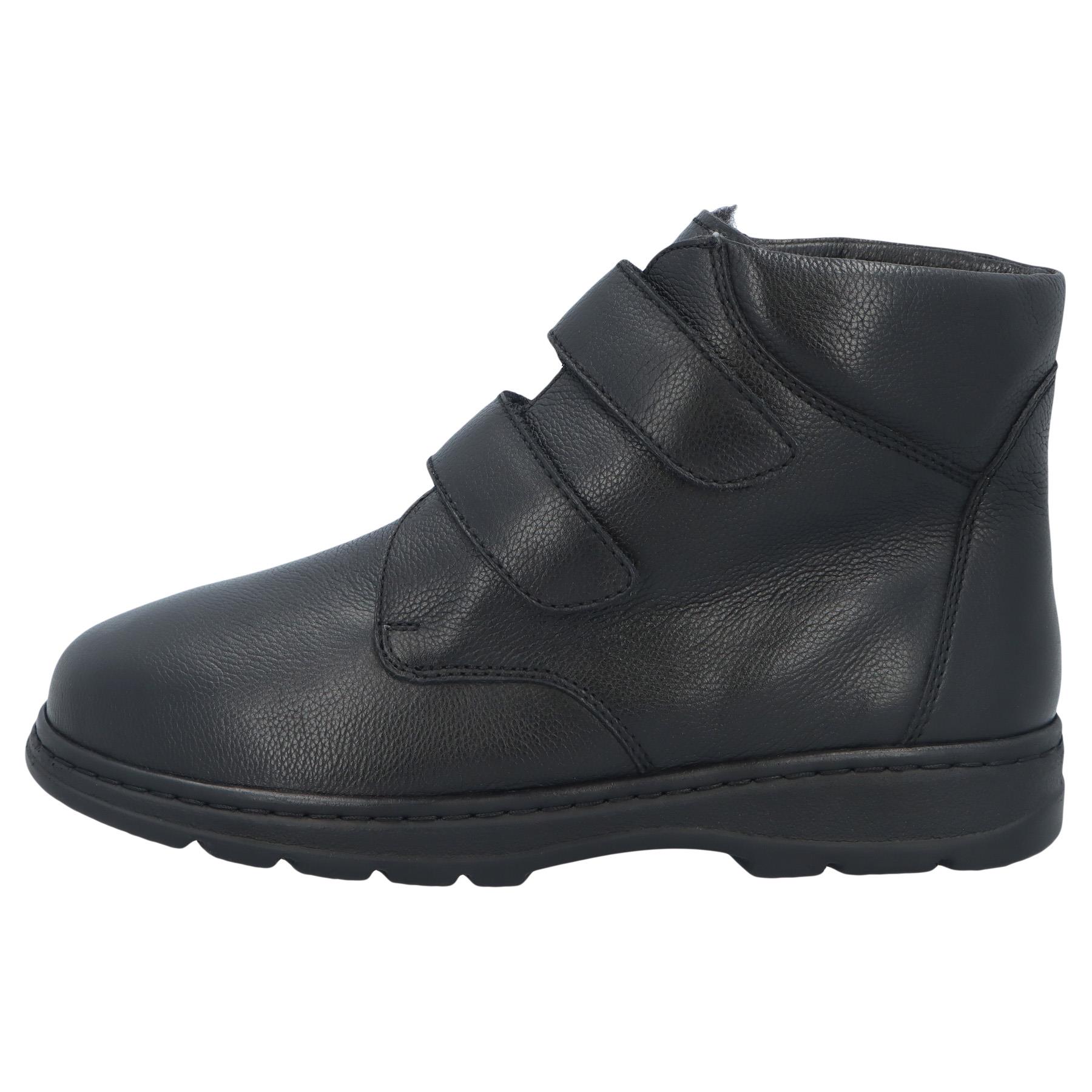 schwarze stiefel seitenansicht links
