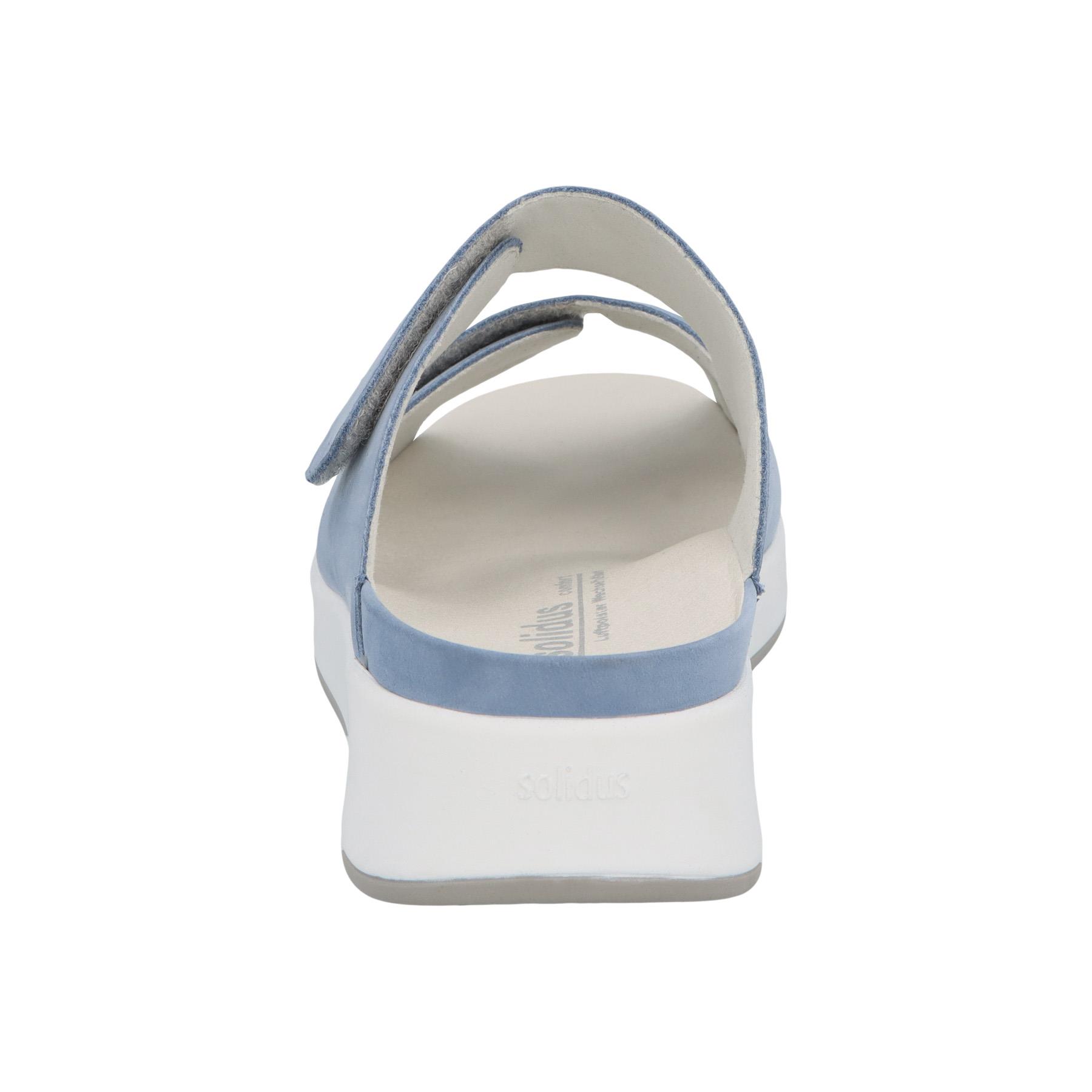 blaue pantolette hinteransicht