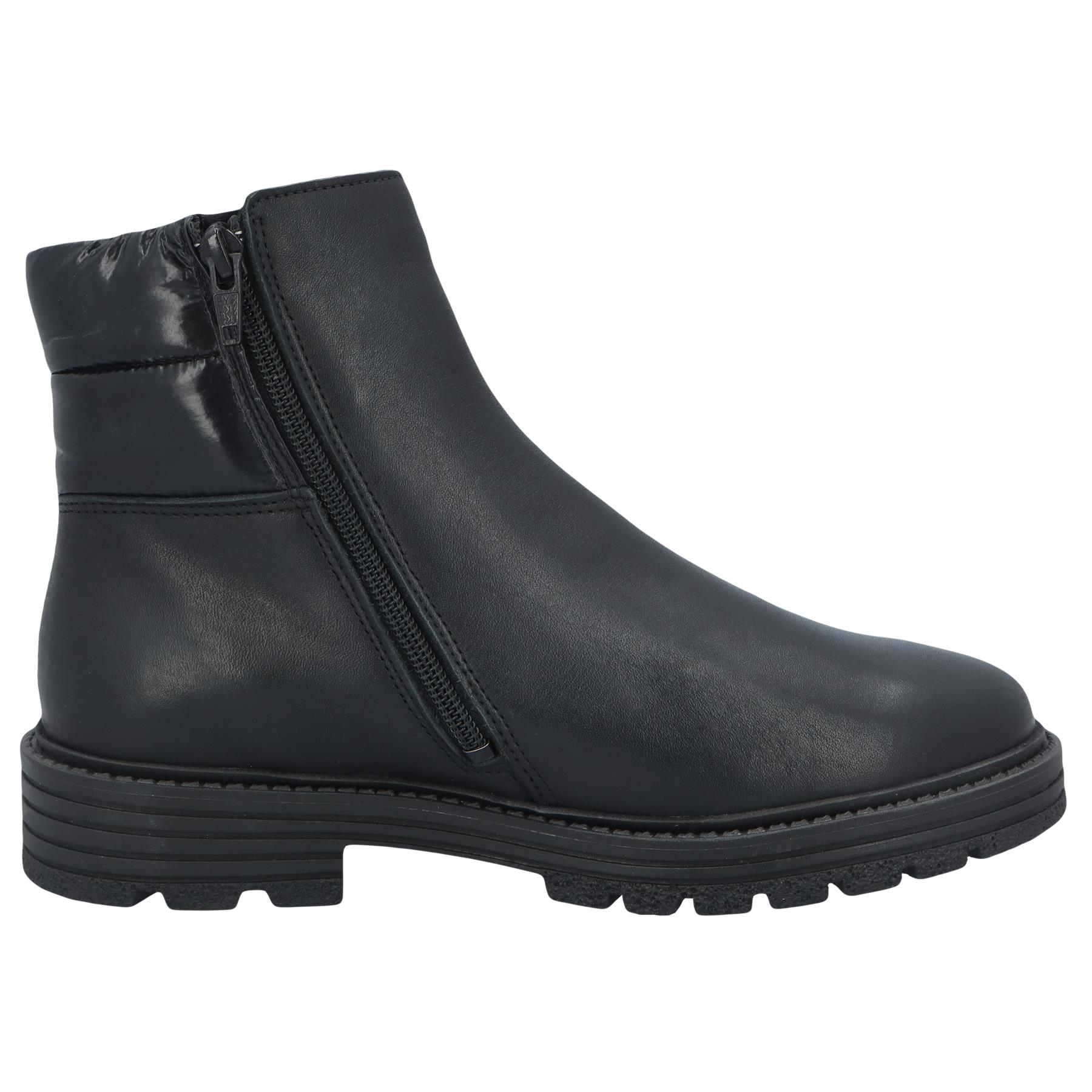 schwarze stiefel seitenansicht rechts