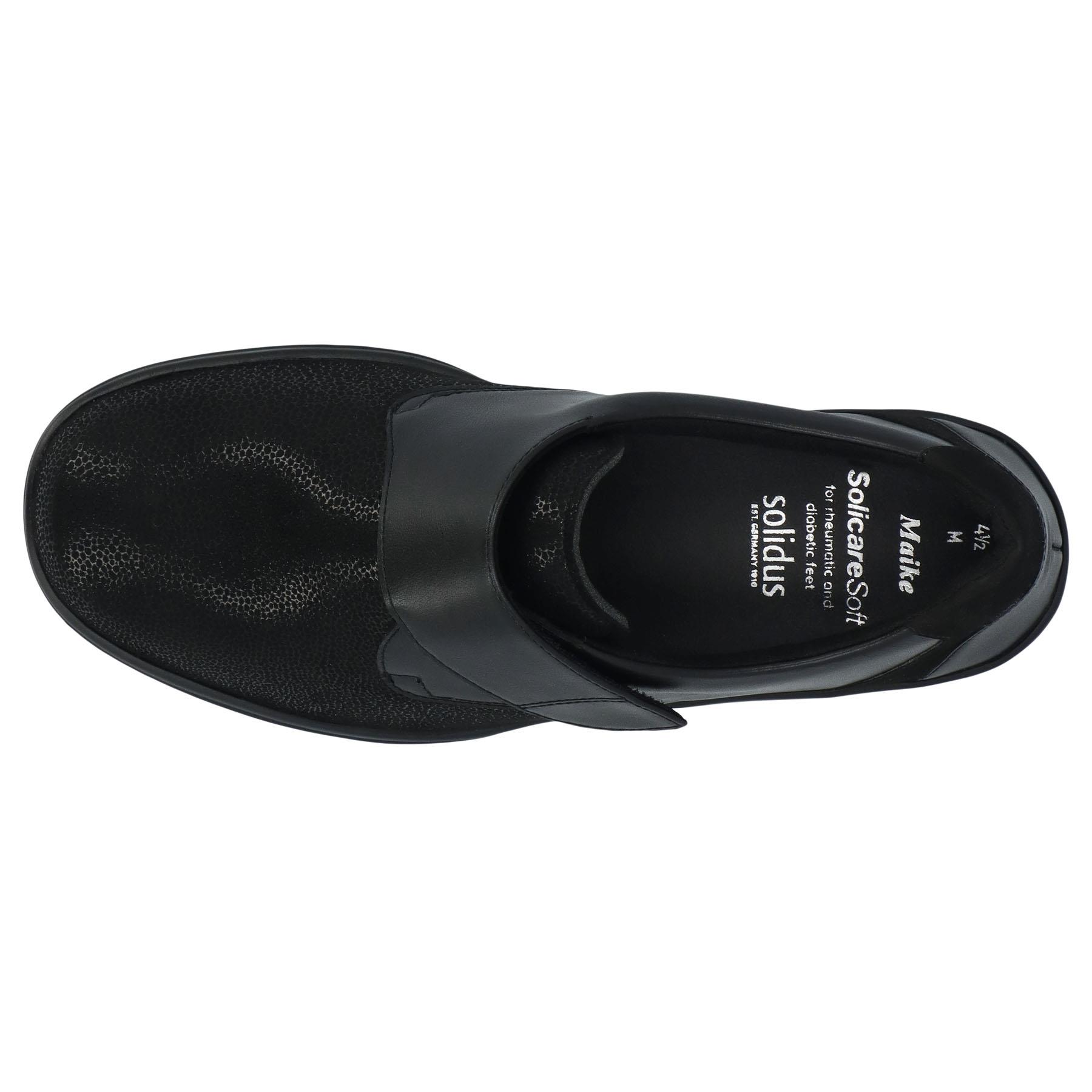 schwarze slipper draufsicht