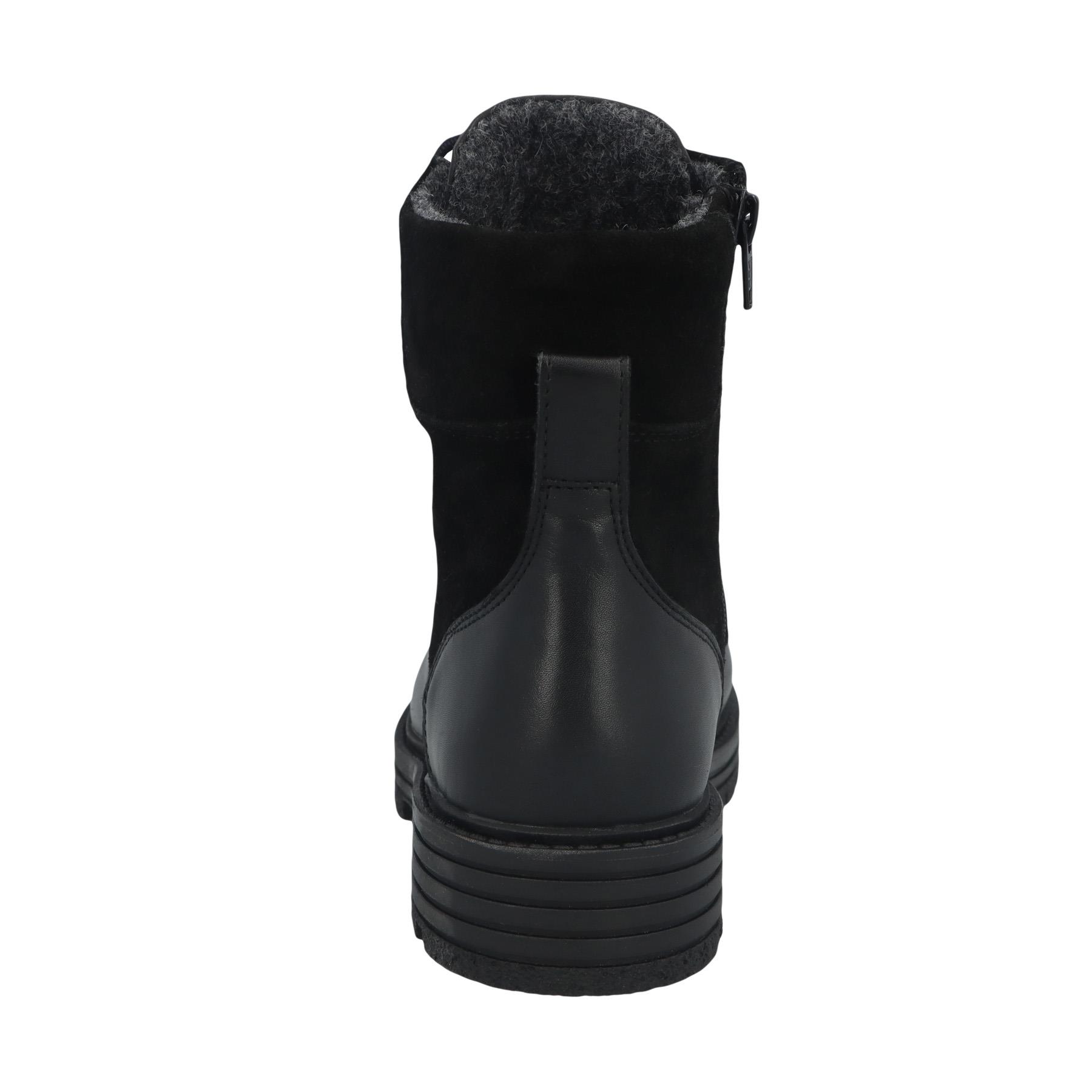 schwarze stiefel hinteransicht