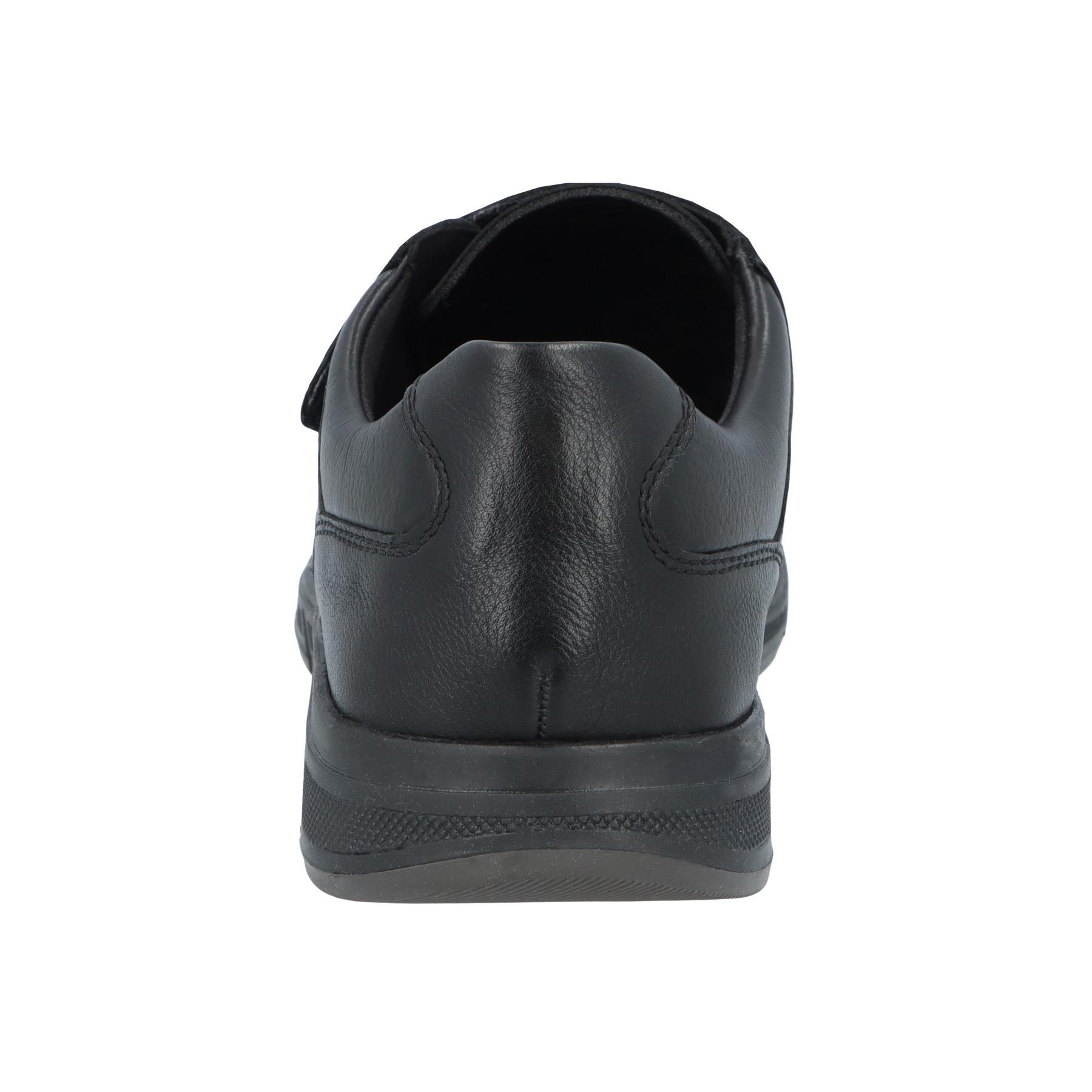 schwarze slipper hinteransicht