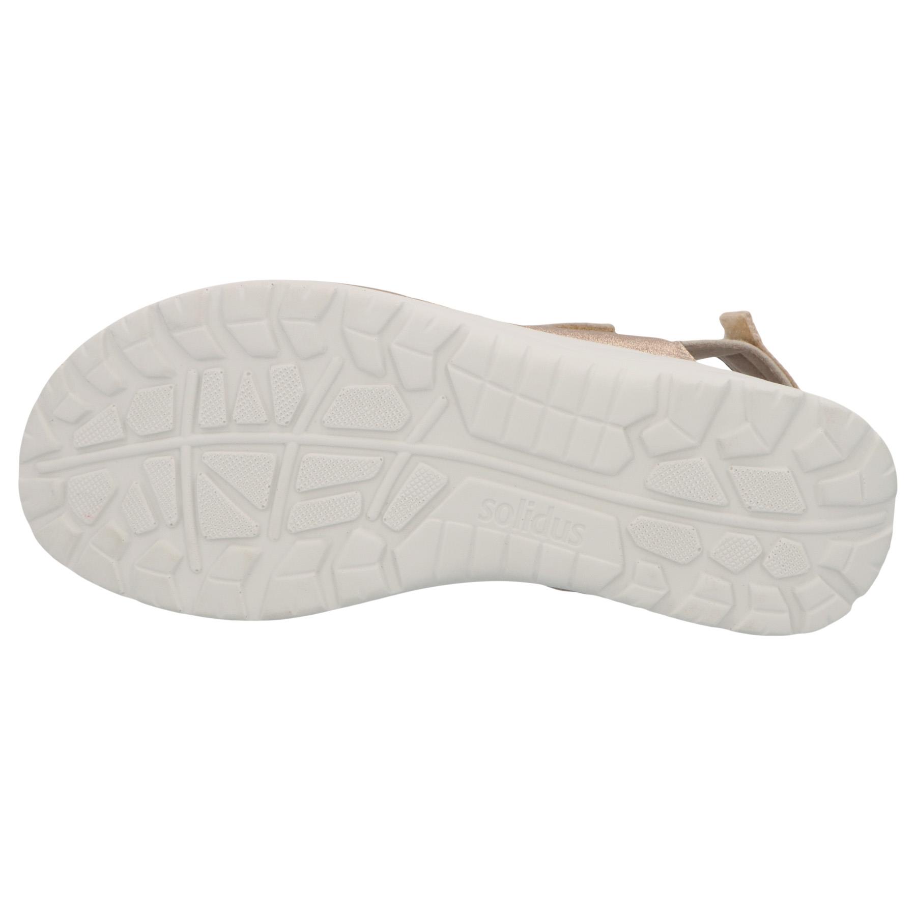 rote sandale sohlenansicht