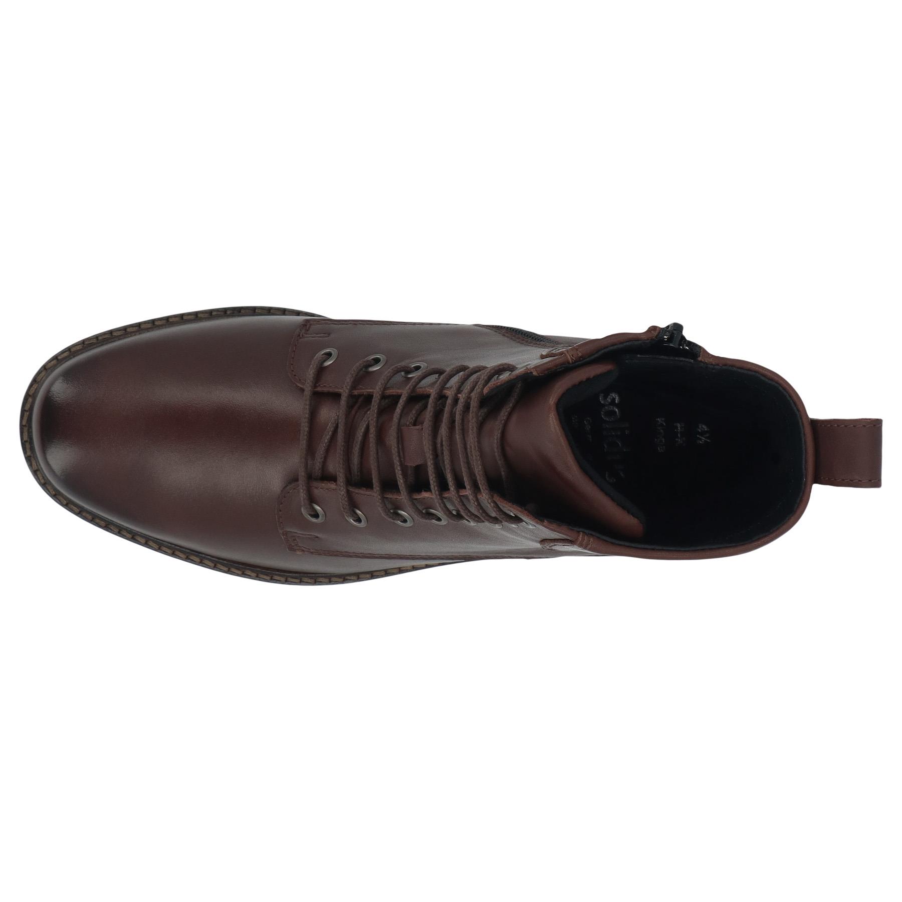 braune stiefel draufsicht