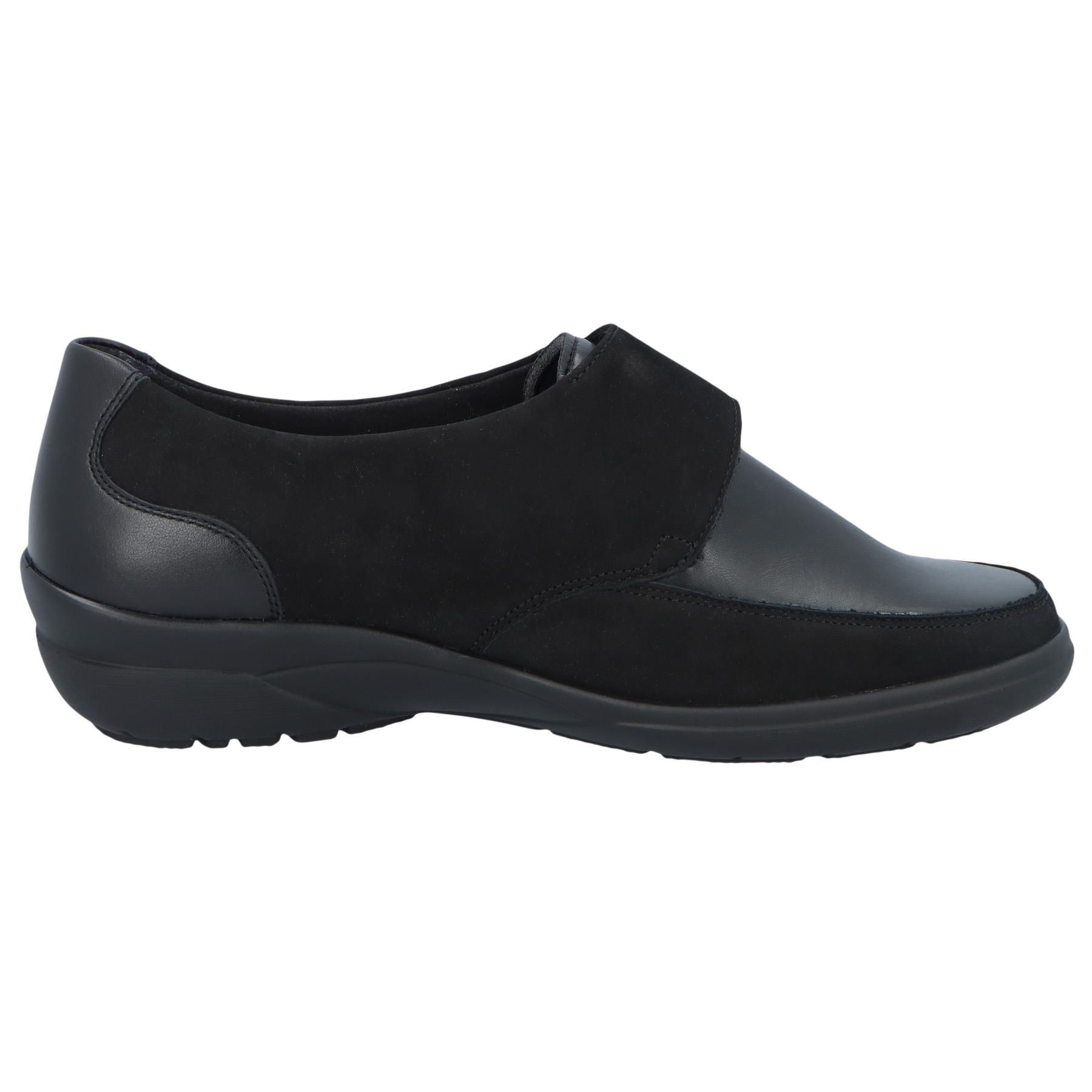 schwarze slipper seitenansicht rechts