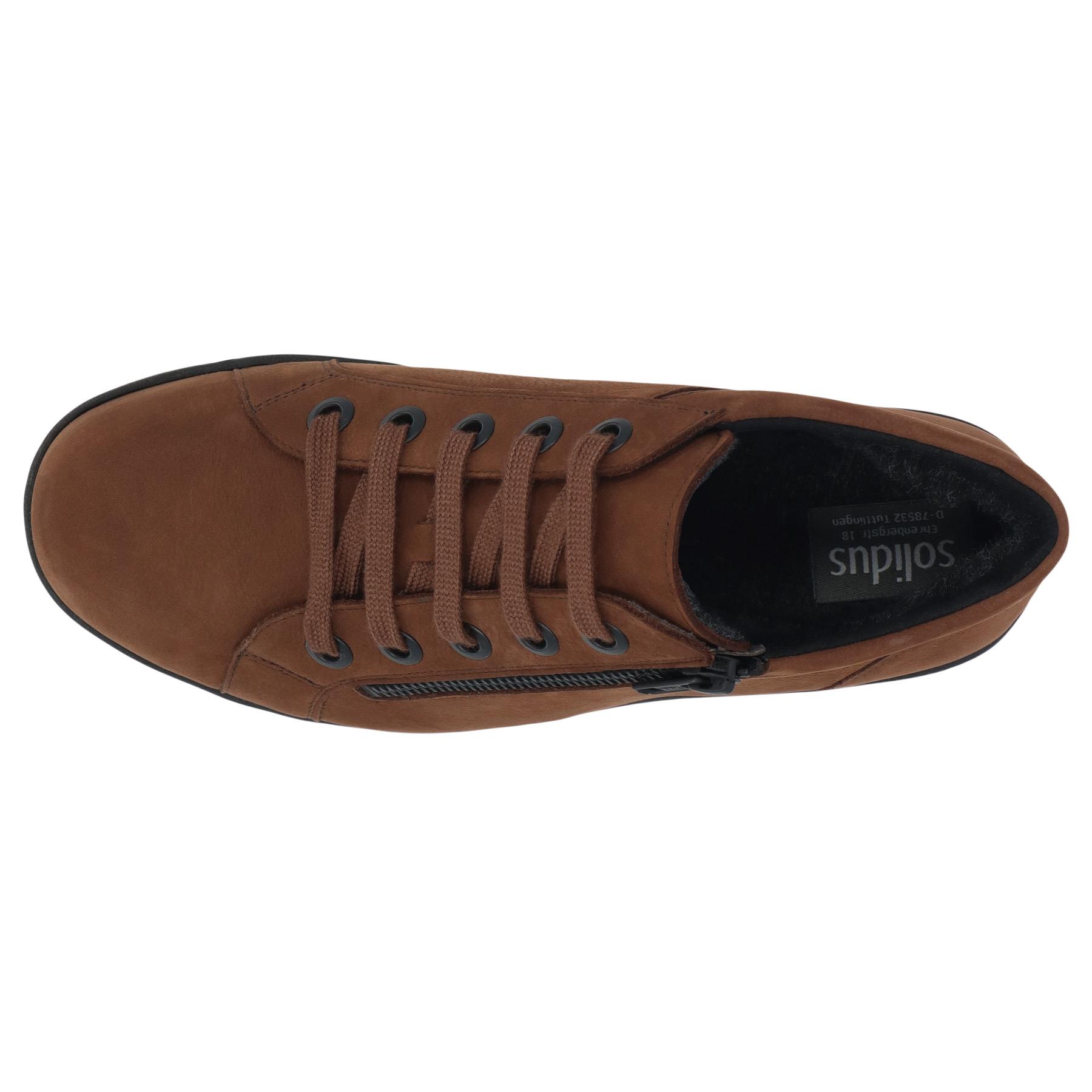 braune stiefel draufsicht