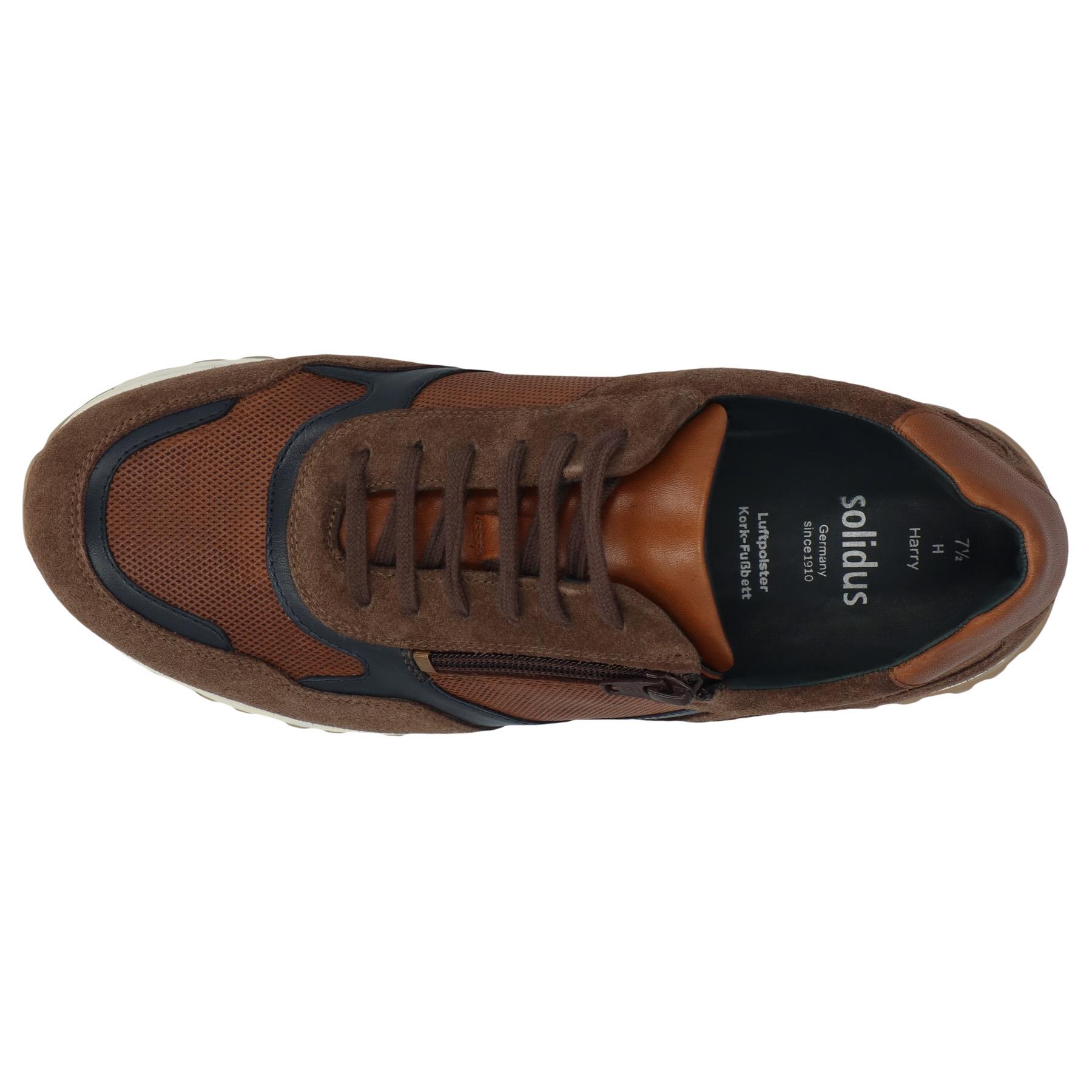 braune stiefel draufsicht