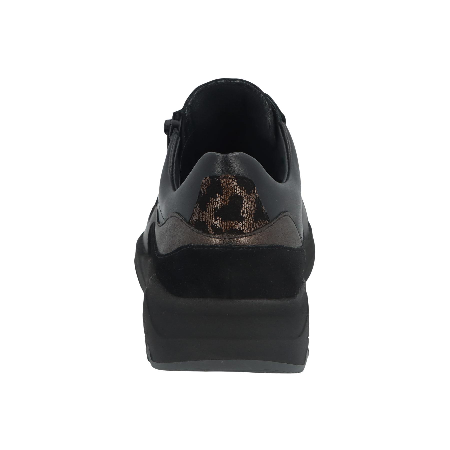 schwarze halbschuh hinteransicht